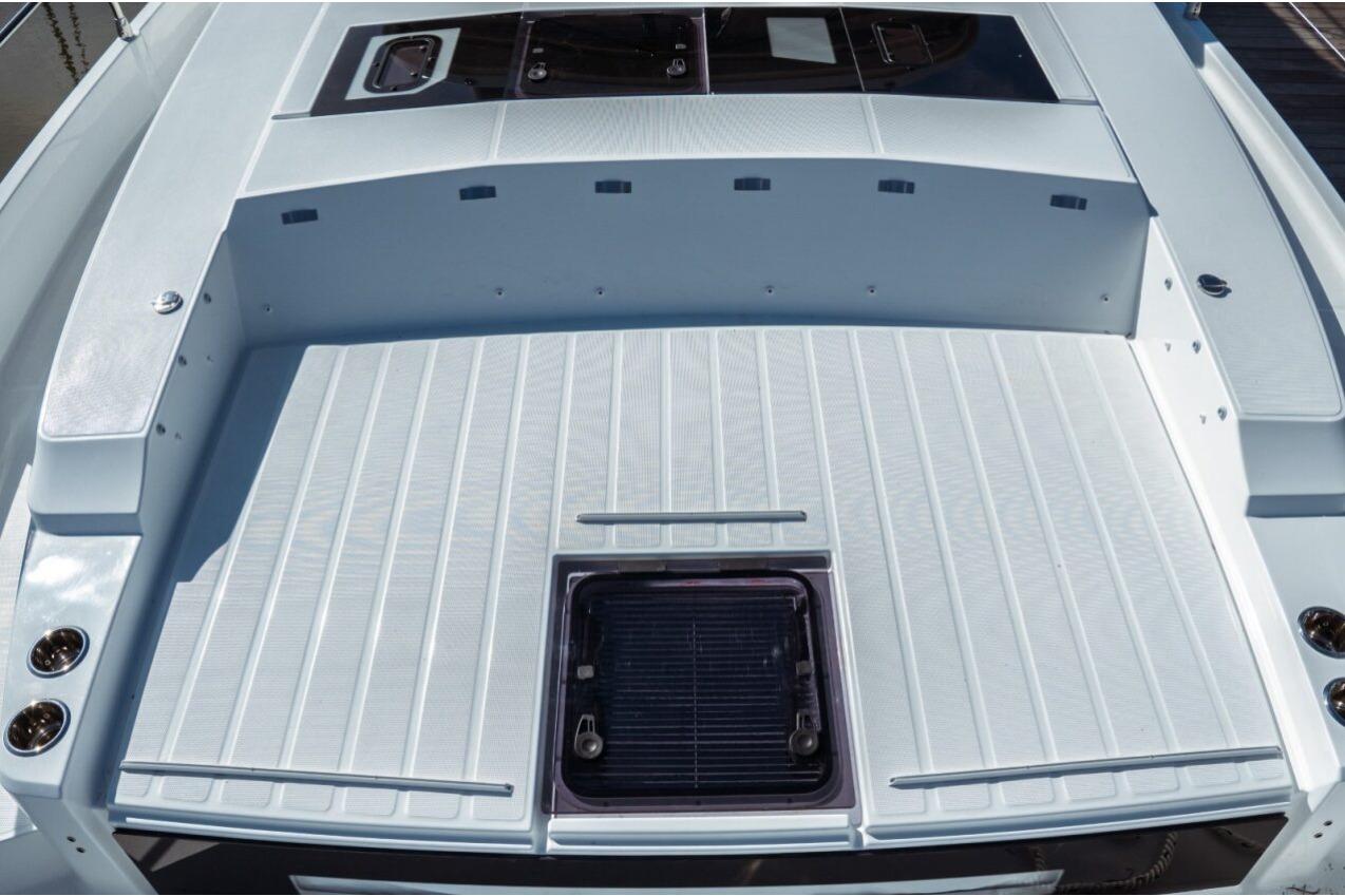2026 Jeanneau NC 1295 FLY Boat