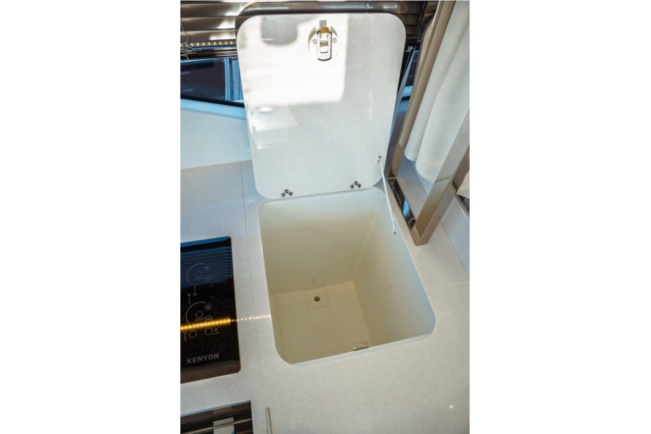 2026 Jeanneau NC 1295 FLY Boat