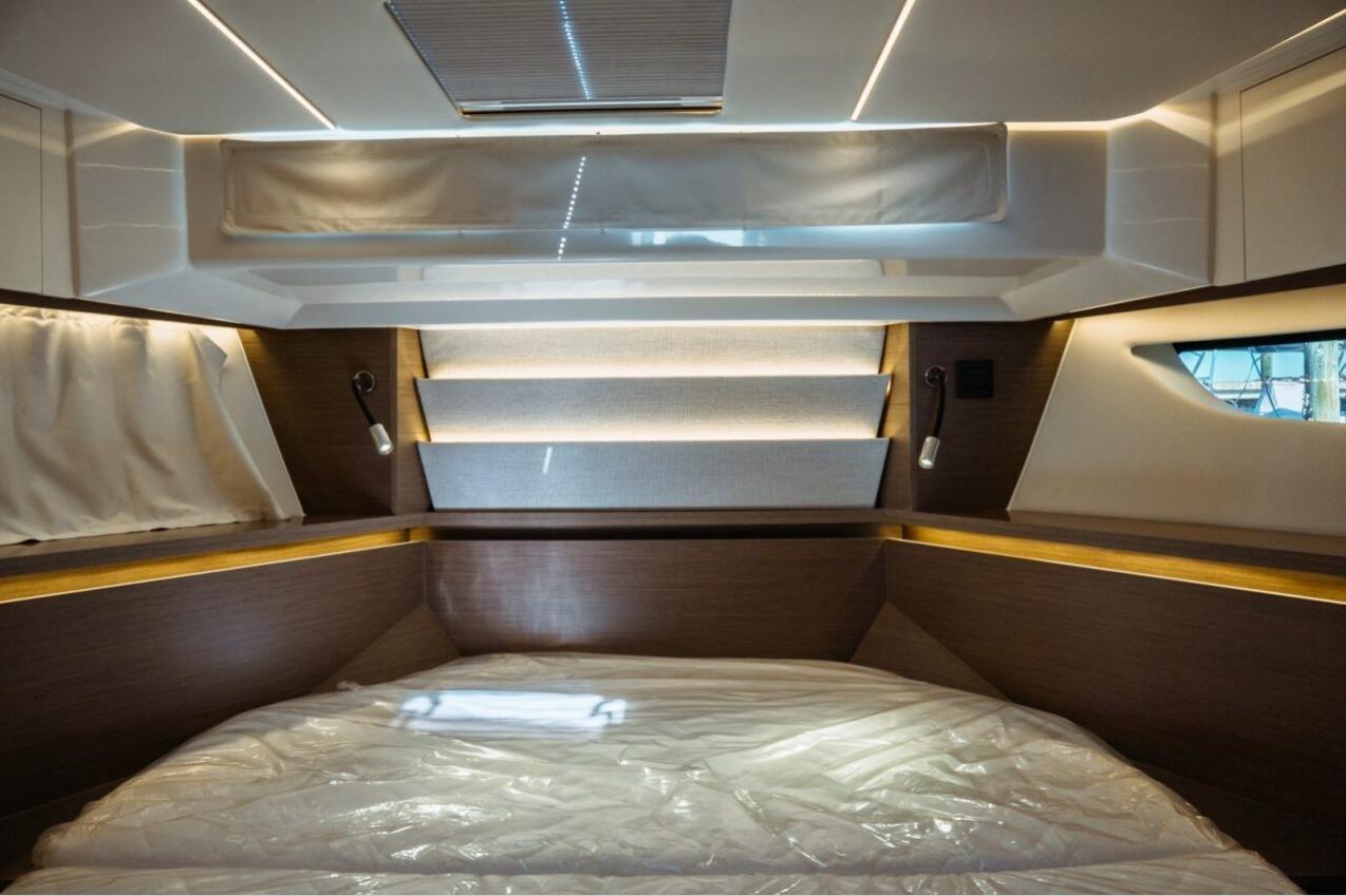 2026 Jeanneau NC 1295 FLY Boat