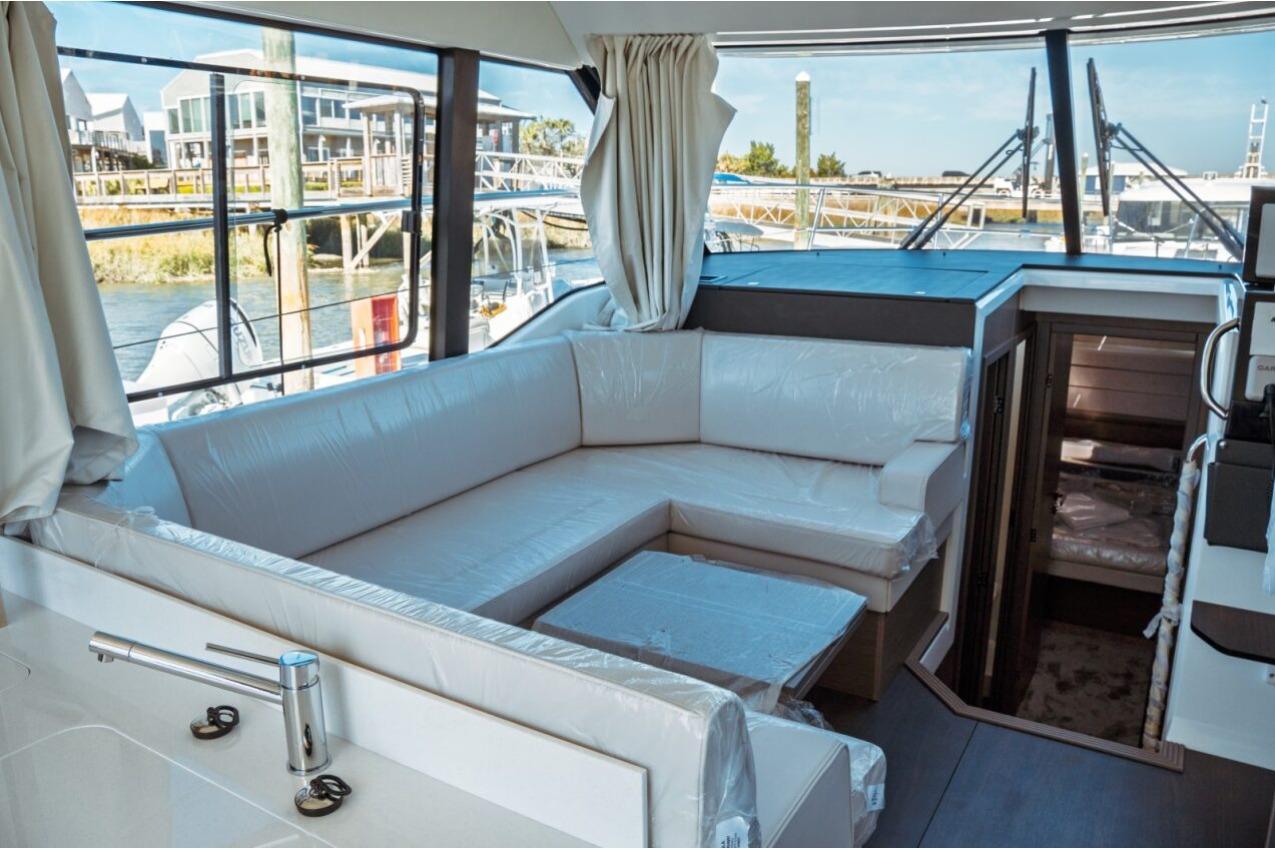 2026 Jeanneau NC 1295 FLY Boat