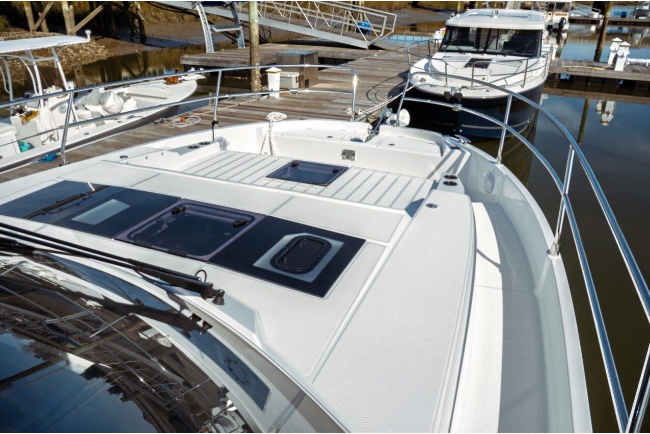 2026 Jeanneau NC 1295 FLY Boat