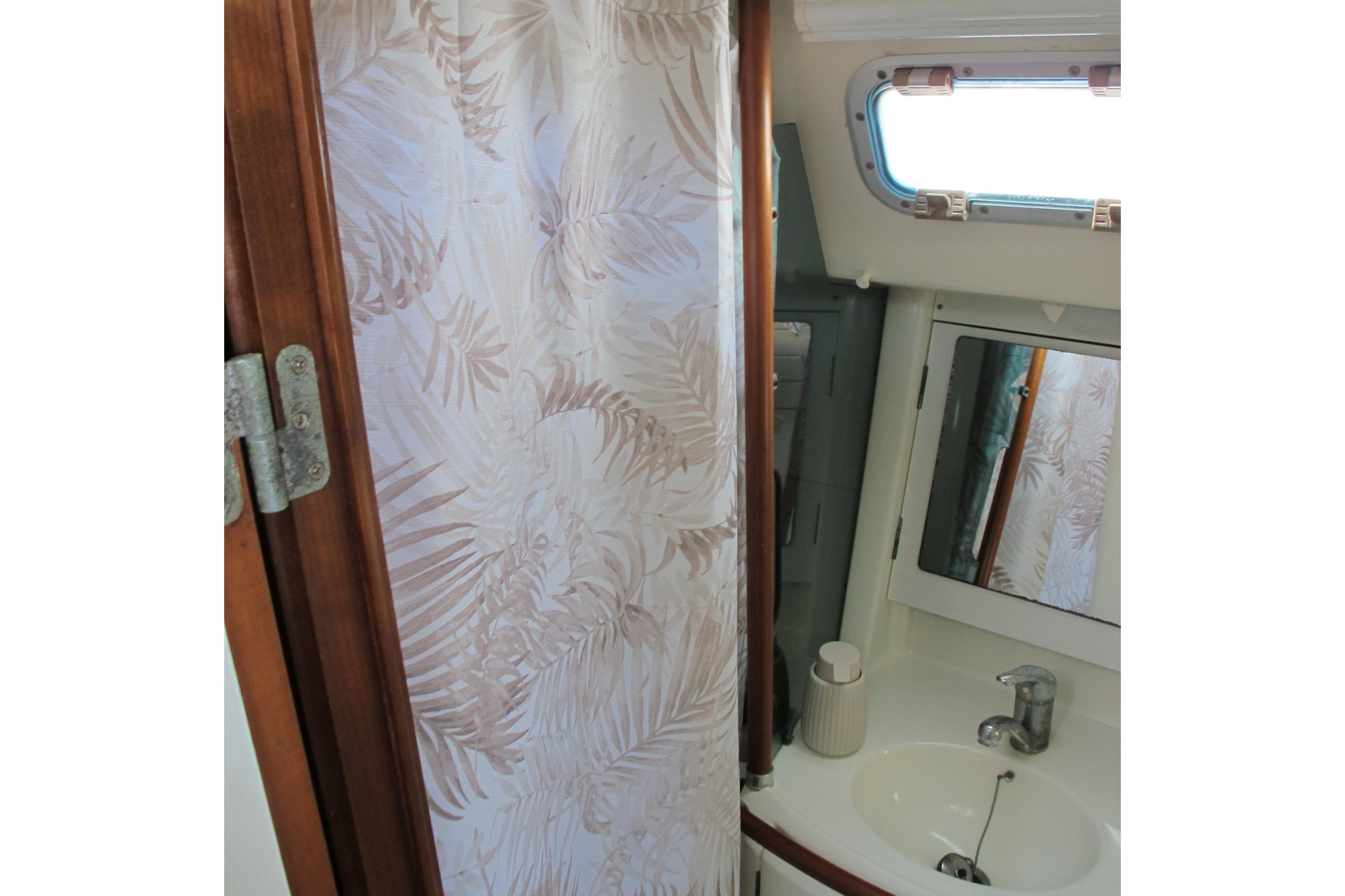 2000 Beneteau Oceanis 361 Cruisers