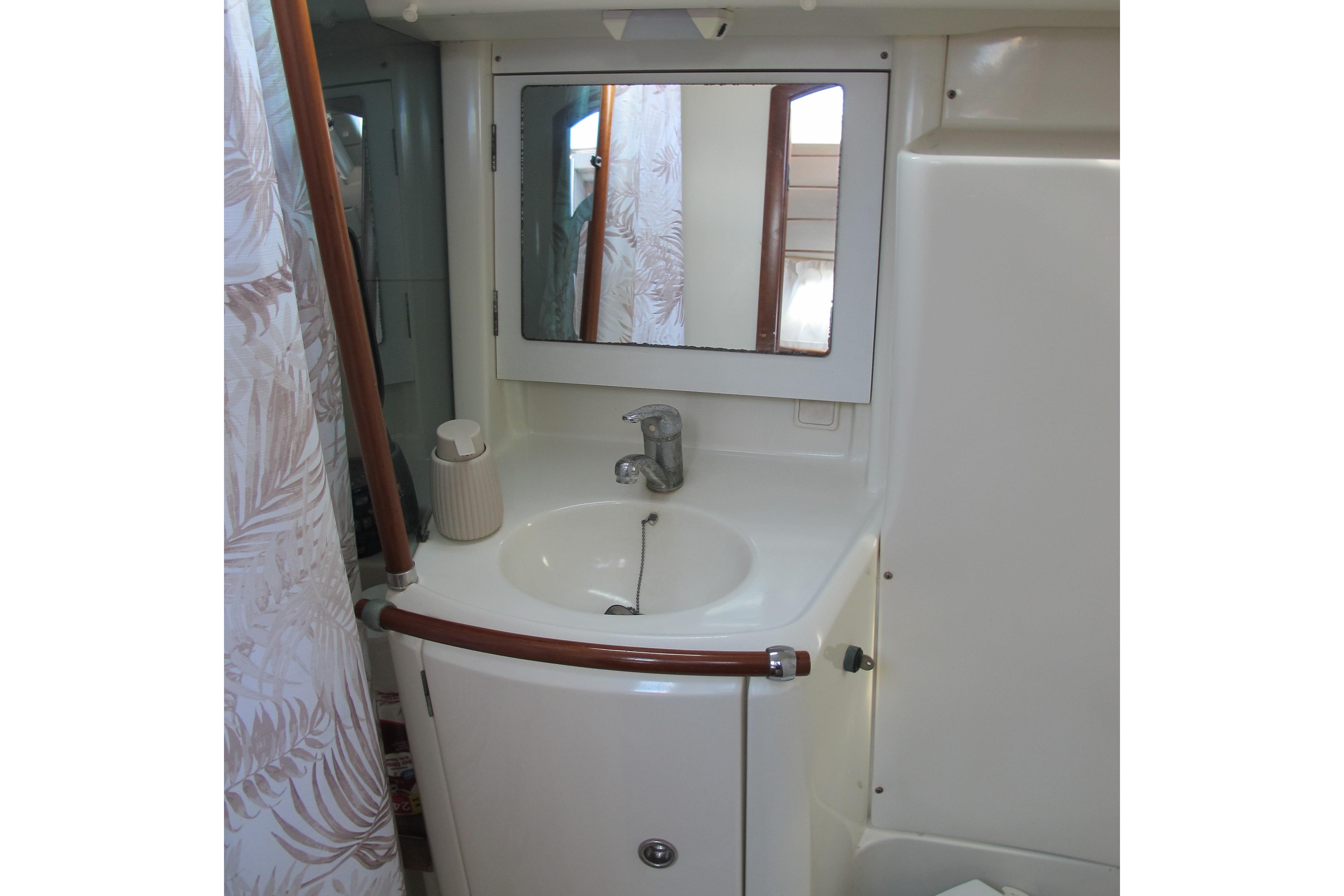 2000 Beneteau Oceanis 361 Cruisers