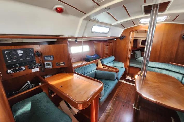 2000 Beneteau Oceanis 361 Cruisers