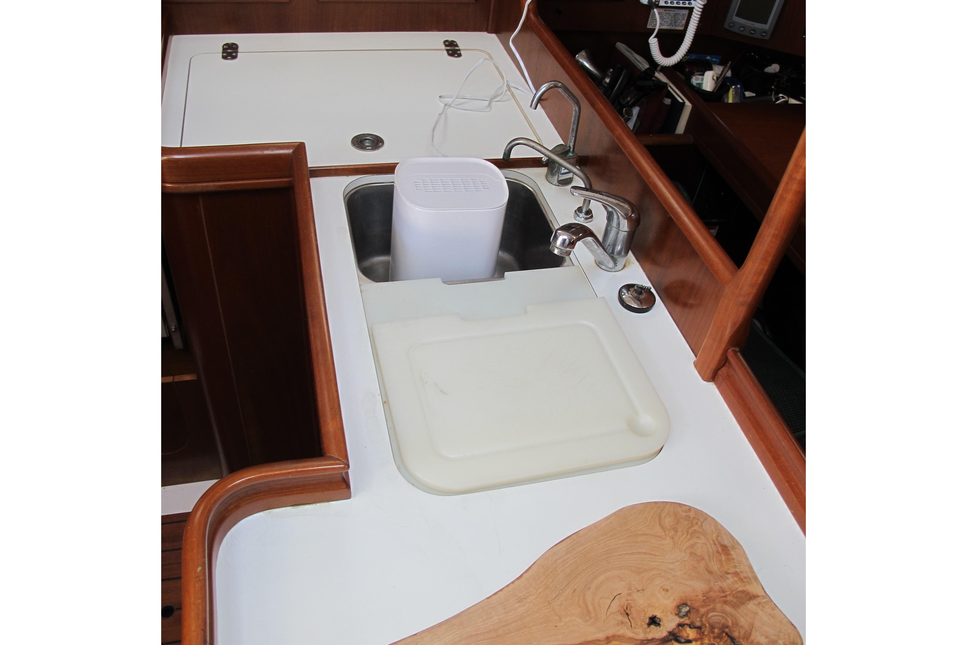 2000 Beneteau Oceanis 361 Cruisers