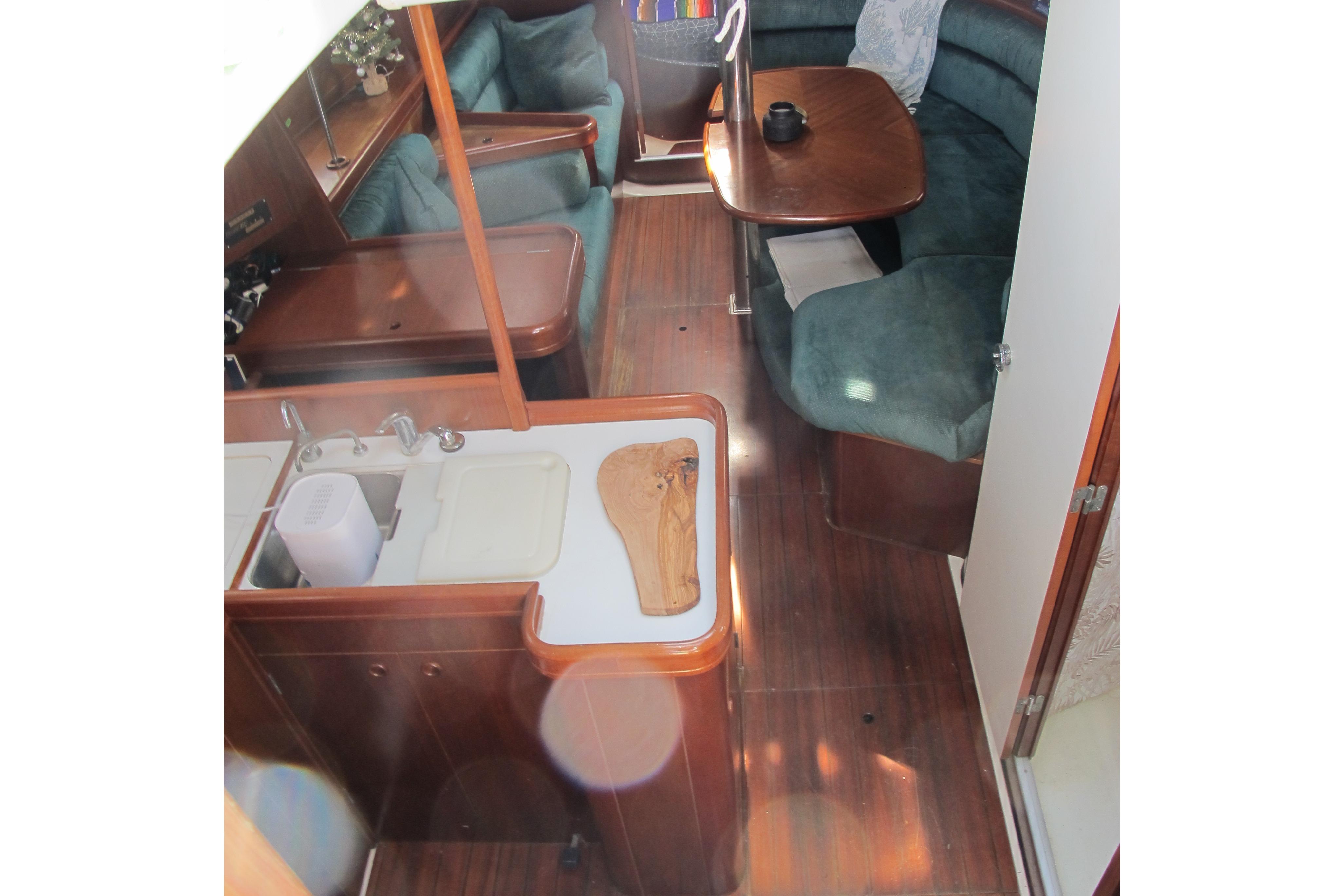 2000 Beneteau Oceanis 361 Cruisers
