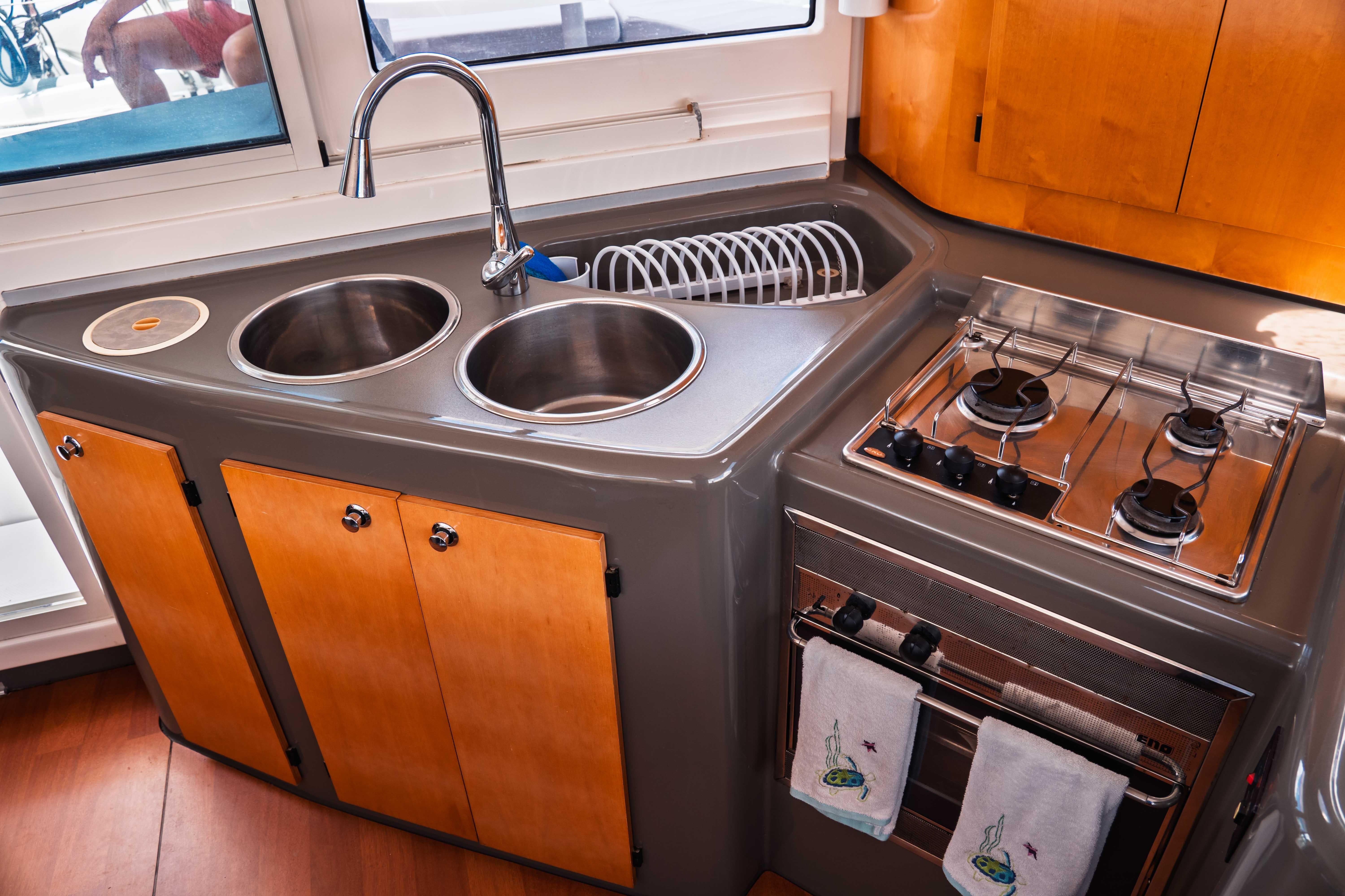 2006 Fountaine Pajot Lavezzi 40 Catamaran