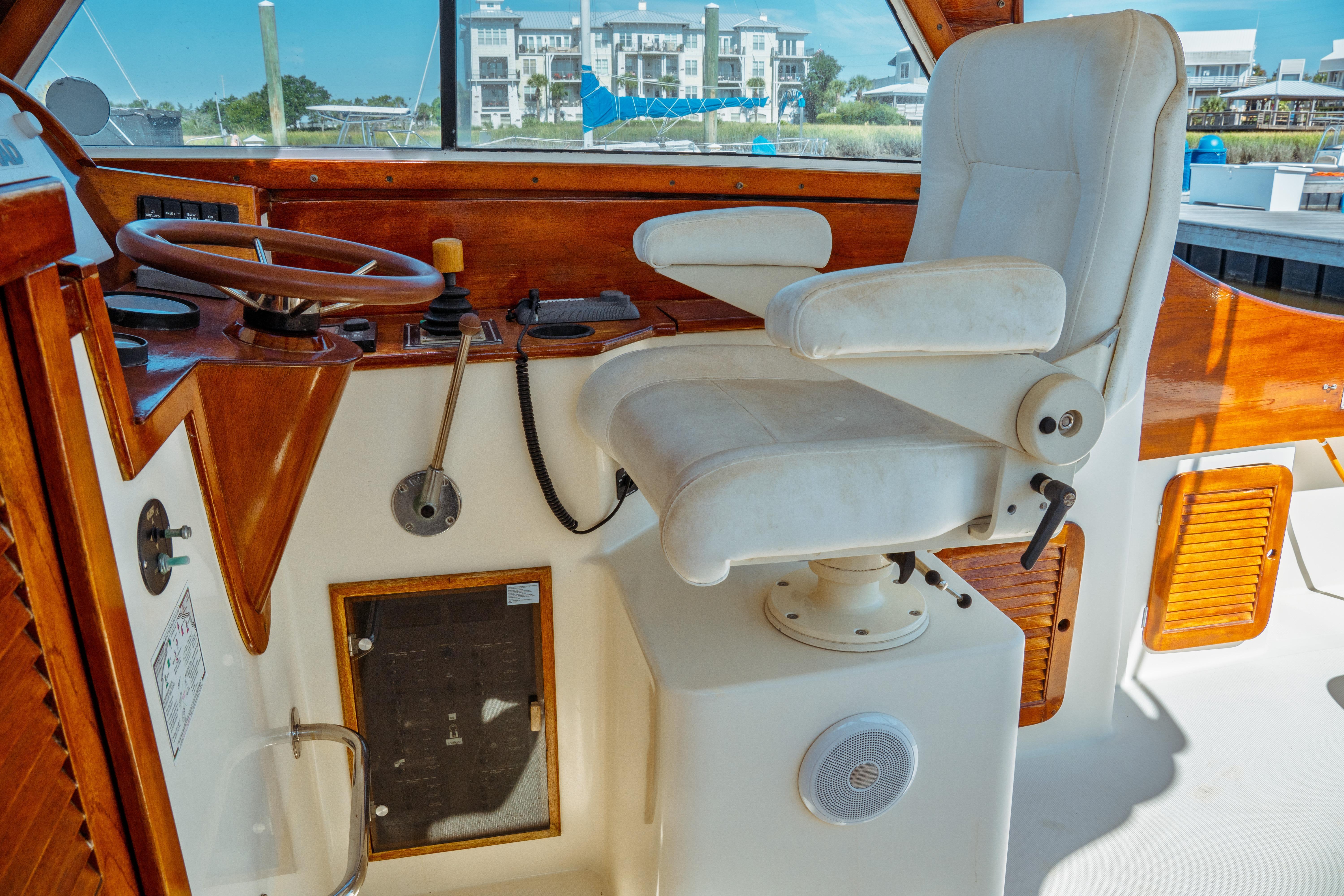 2000 Hinckley Picnic Boat Classic Downeast