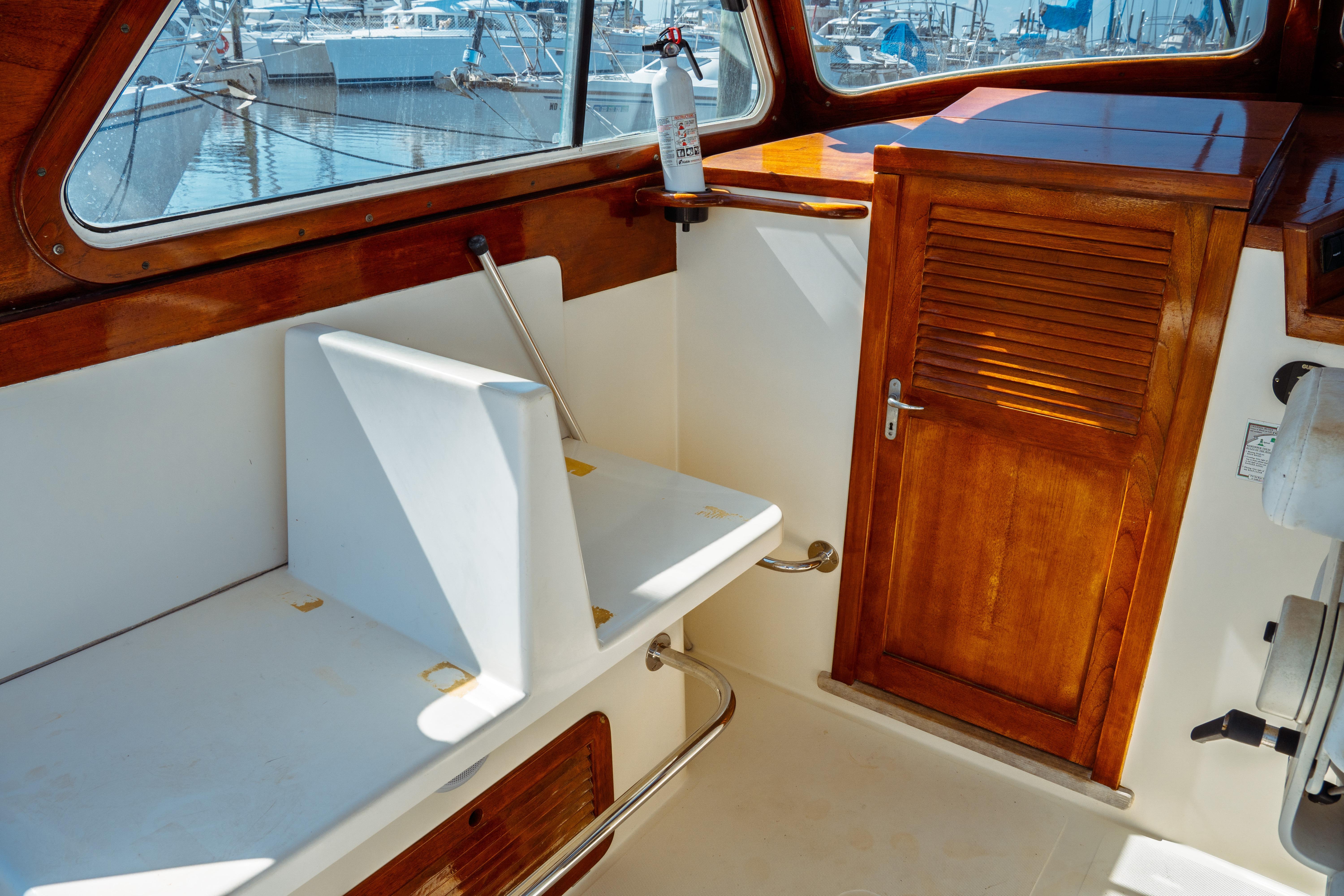 2000 Hinckley Picnic Boat Classic Downeast