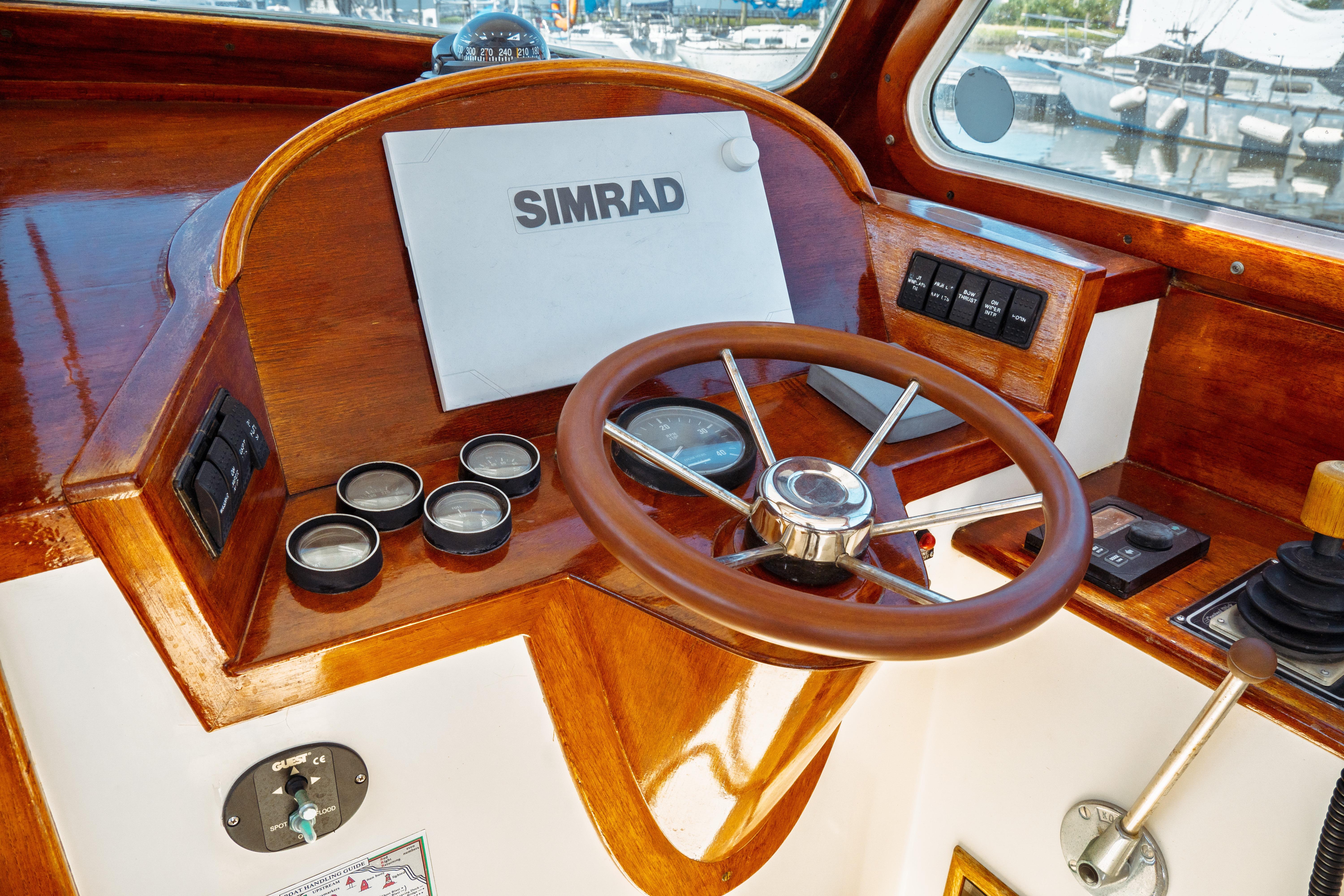 2000 Hinckley Picnic Boat Classic Downeast