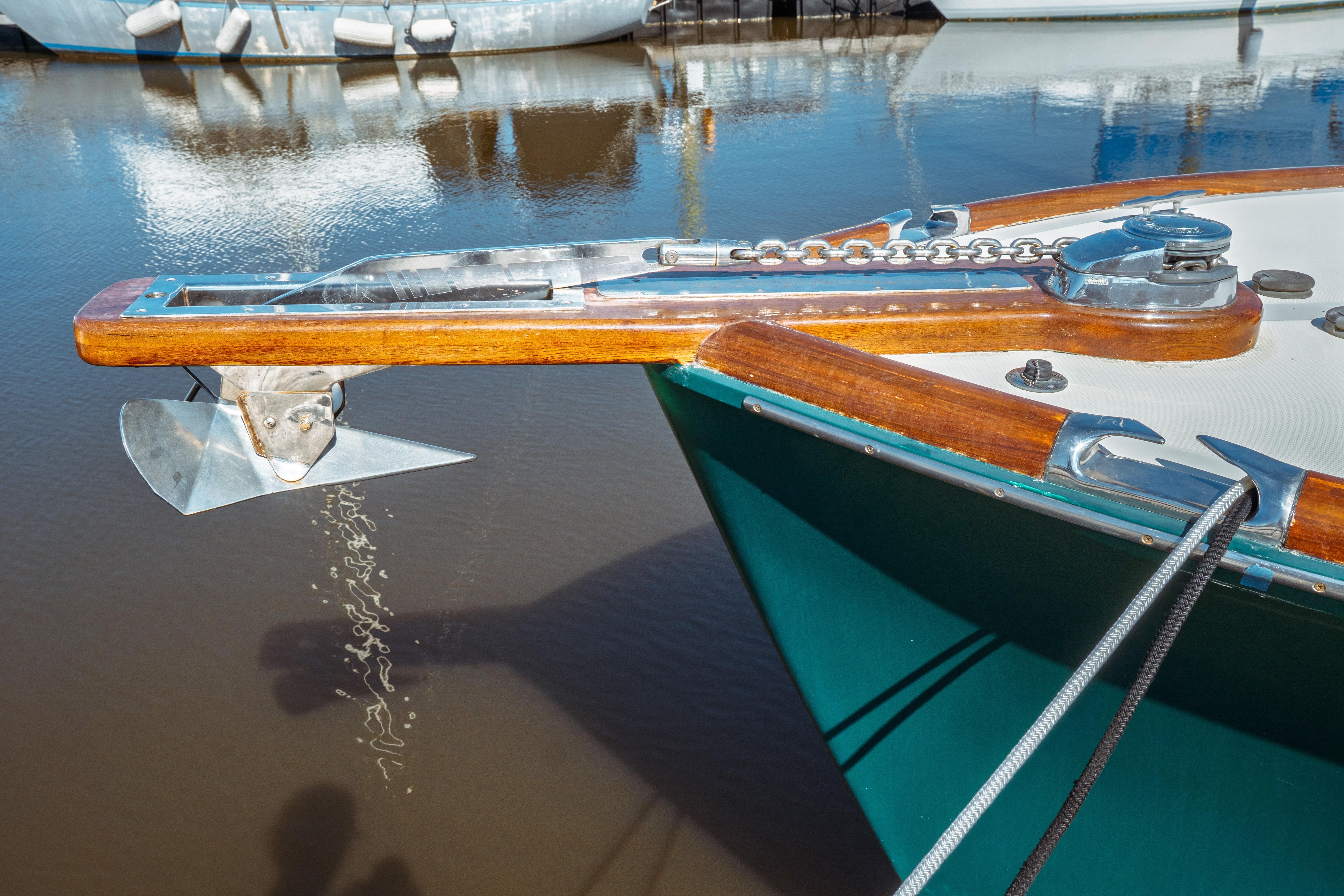 2000 Hinckley Picnic Boat Classic Downeast