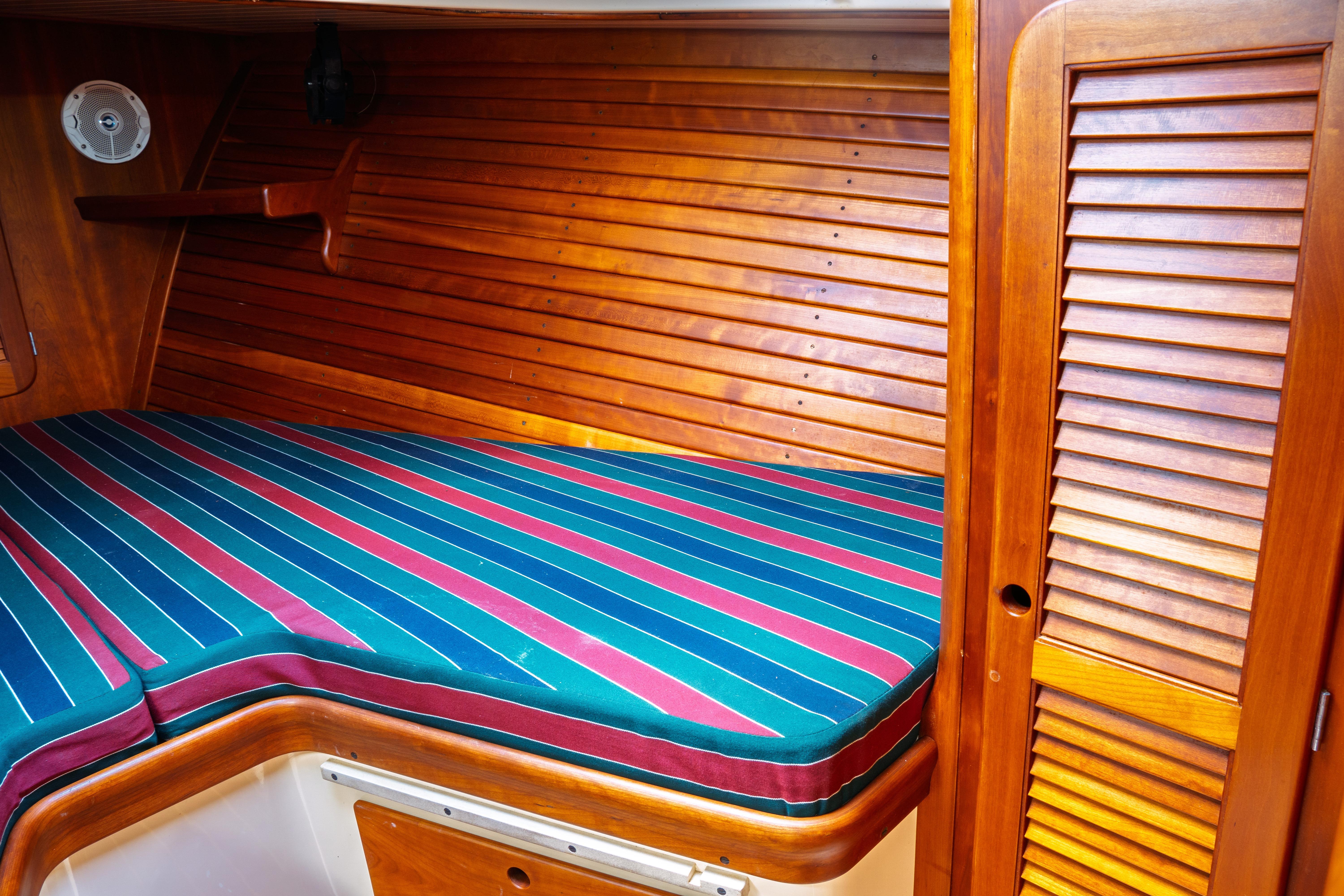 2000 Hinckley Picnic Boat Classic Downeast