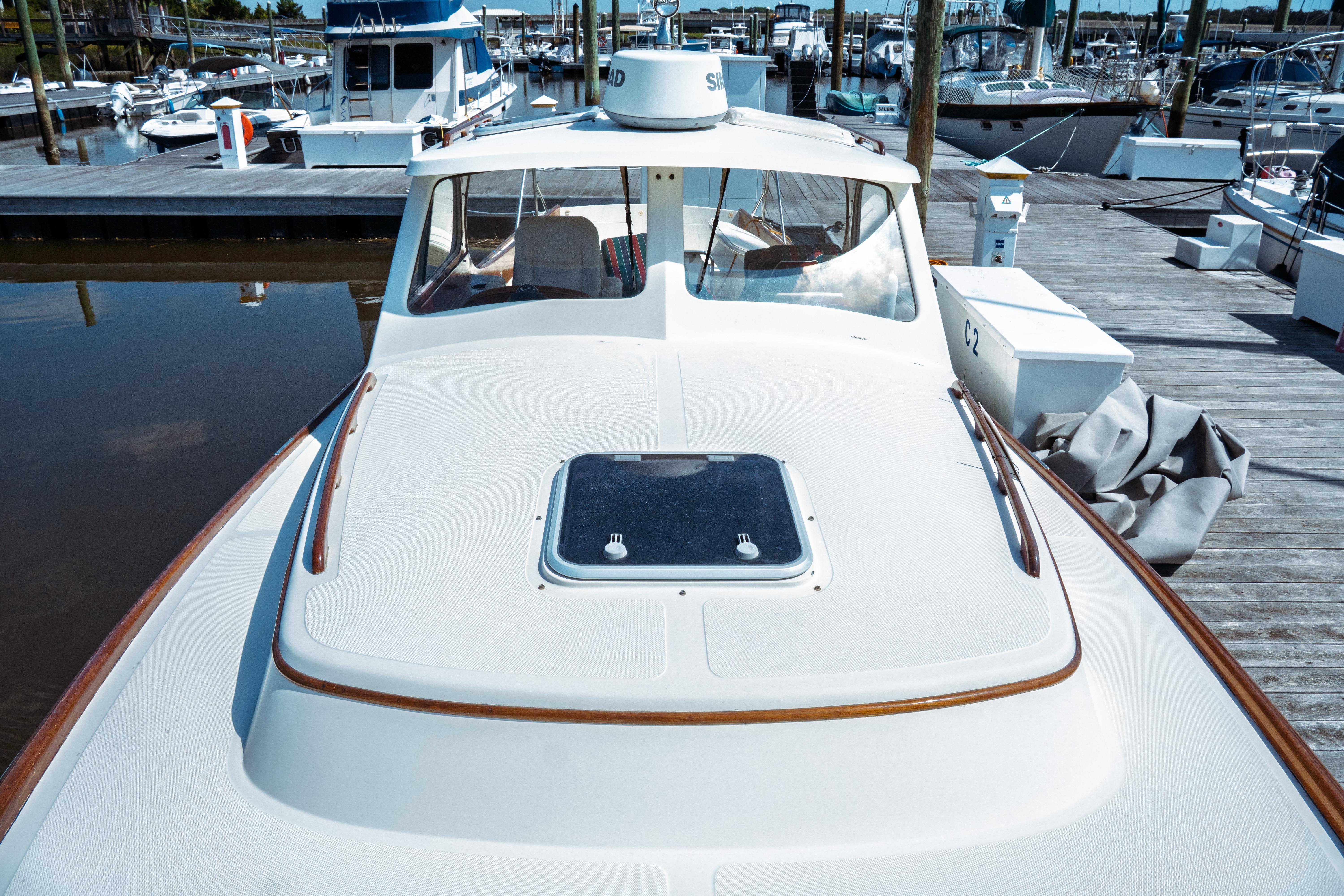 2000 Hinckley Picnic Boat Classic Downeast
