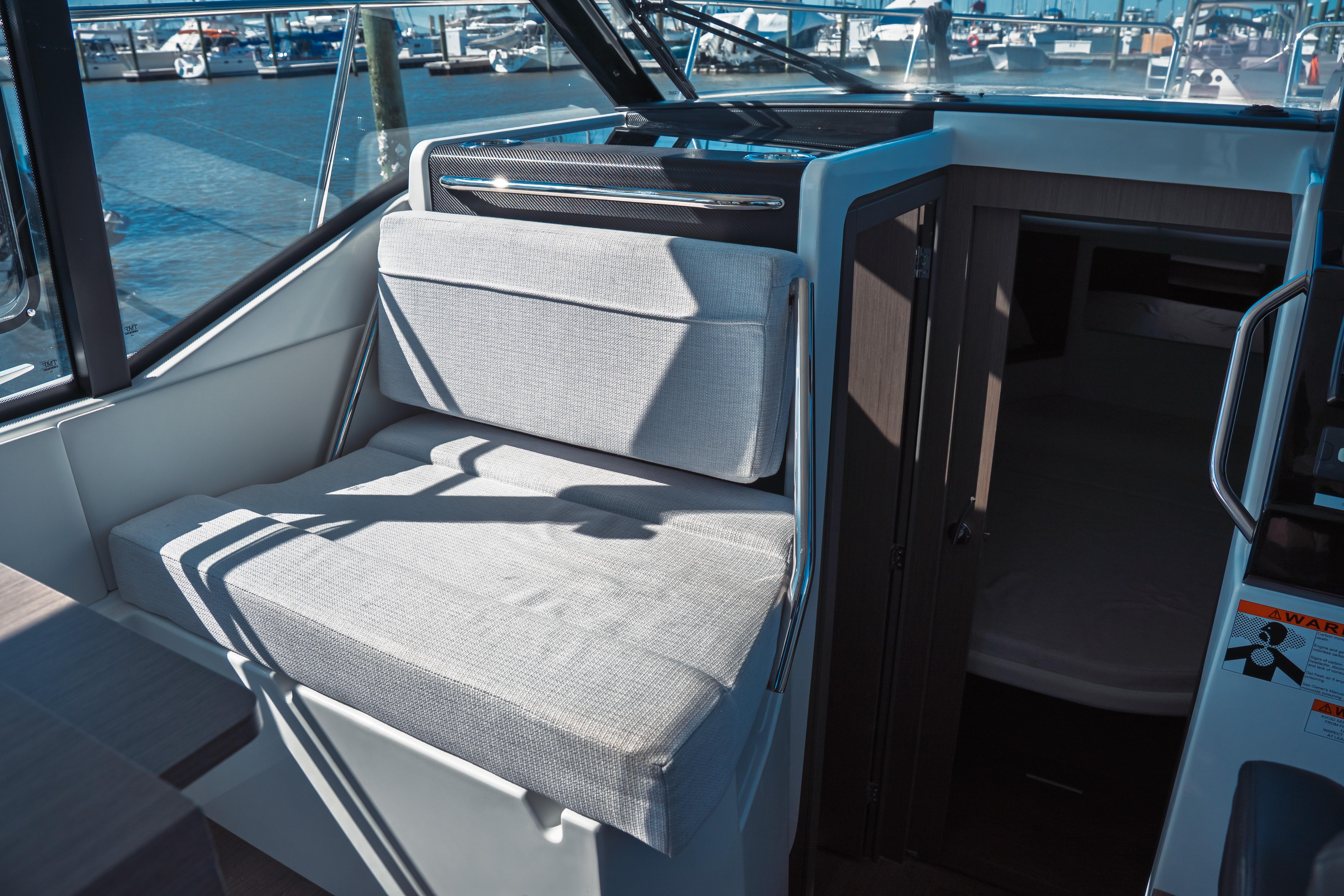 2025 Jeanneau Nc 895 Series 2 Cruisers