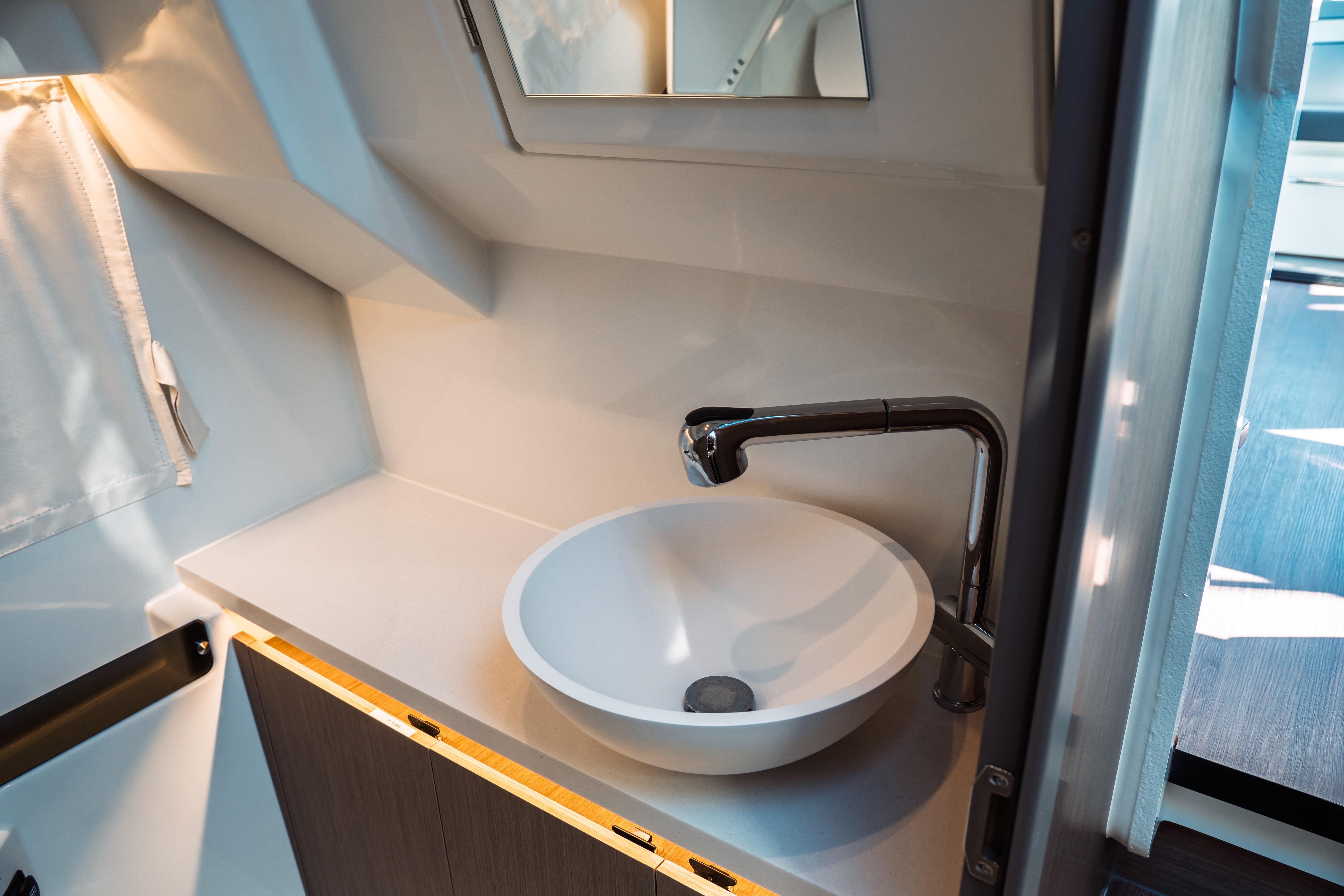 2025 Jeanneau Nc 895 Series 2 Cruisers