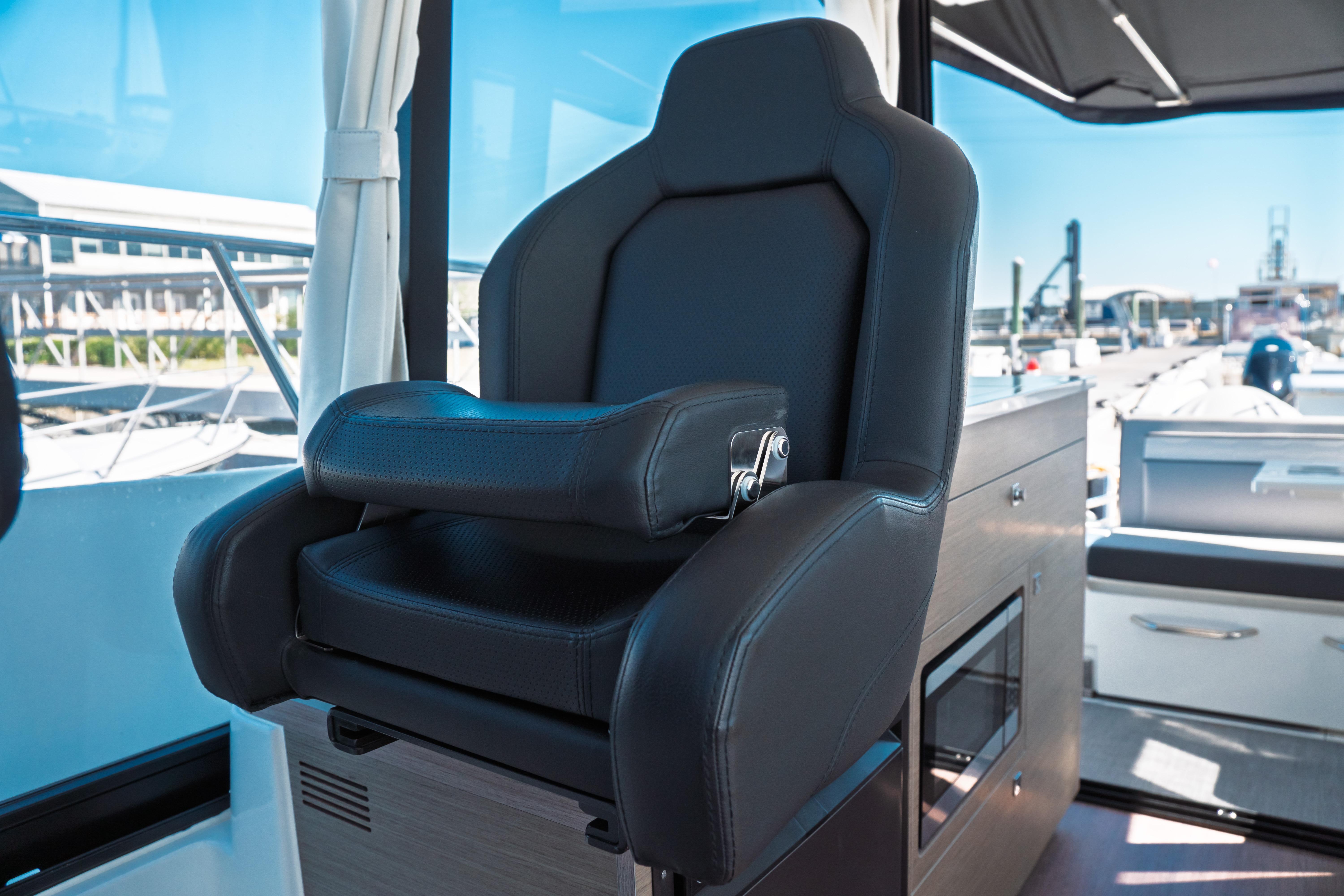2025 Jeanneau Nc 895 Series 2 Cruisers