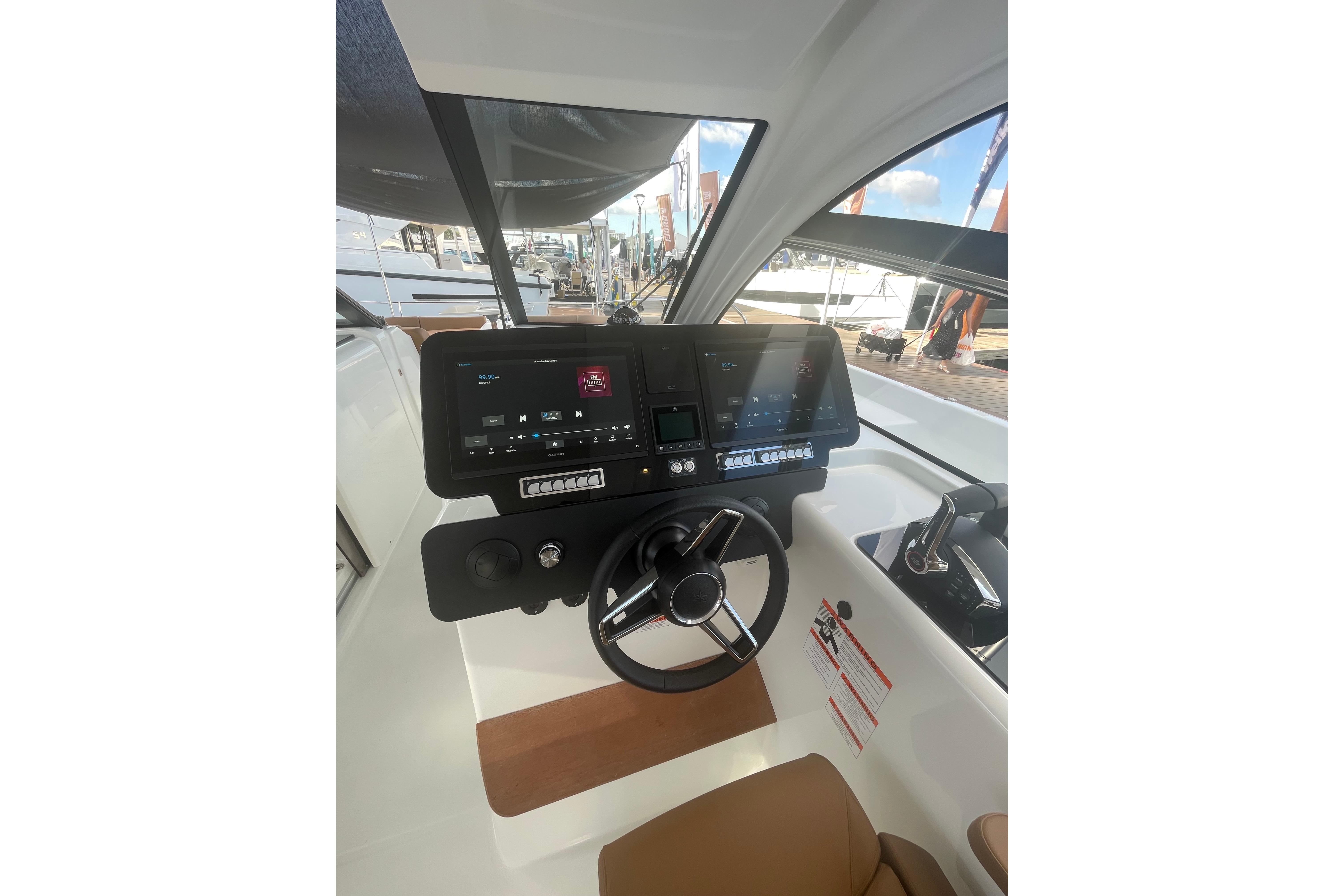 2026 Jeanneau TH38 Boat