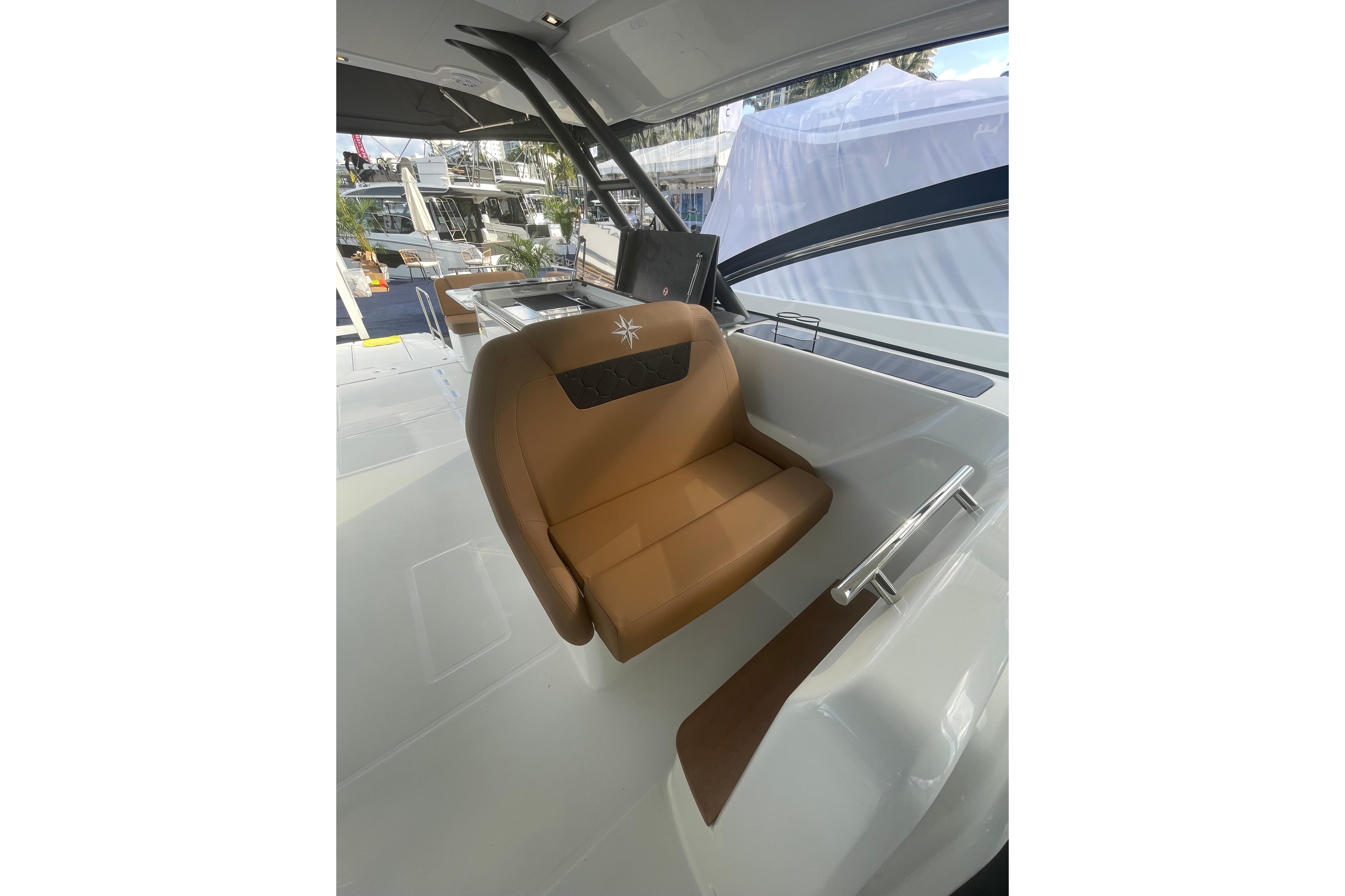 2026 Jeanneau TH38 Boat