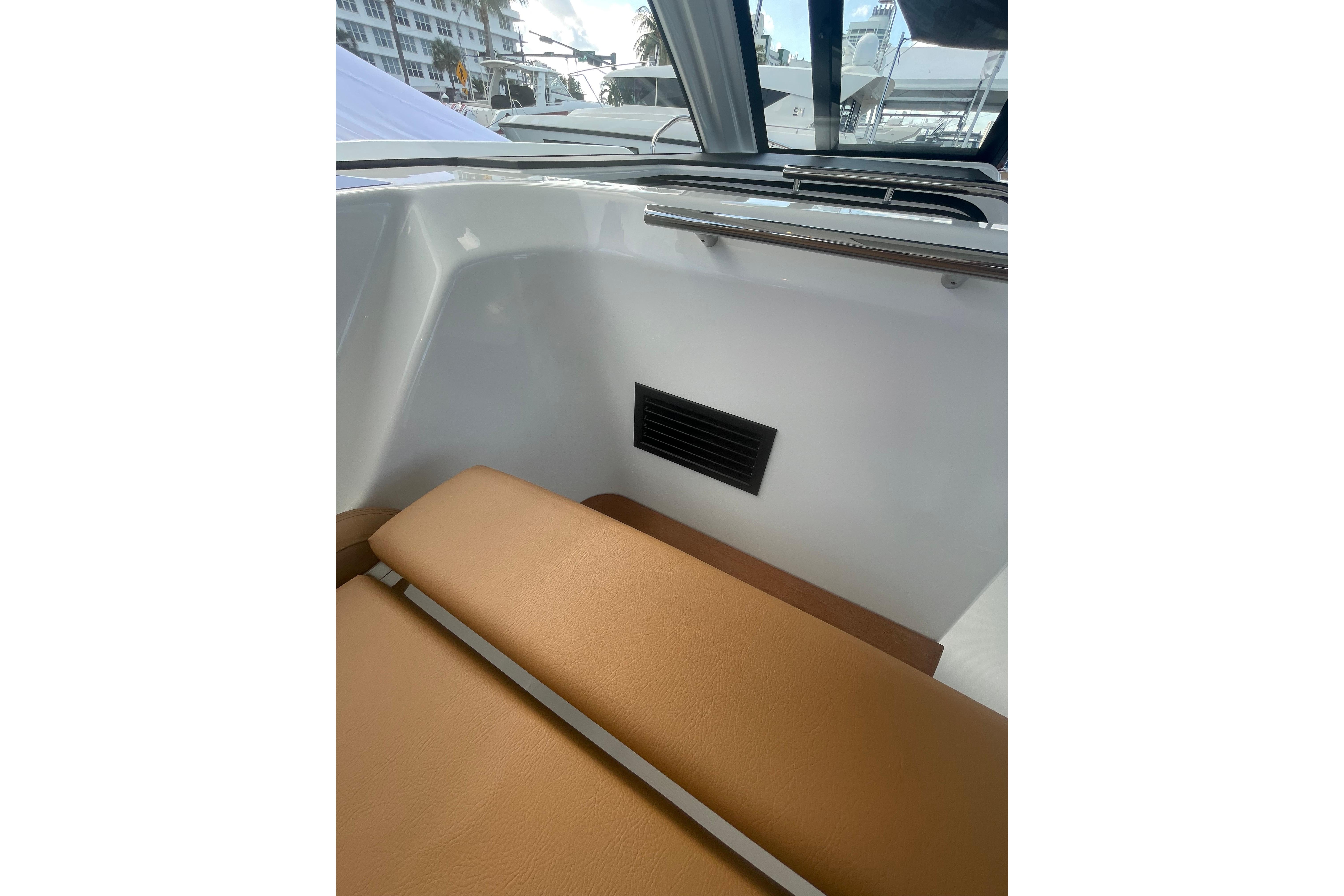 2026 Jeanneau TH38 Boat