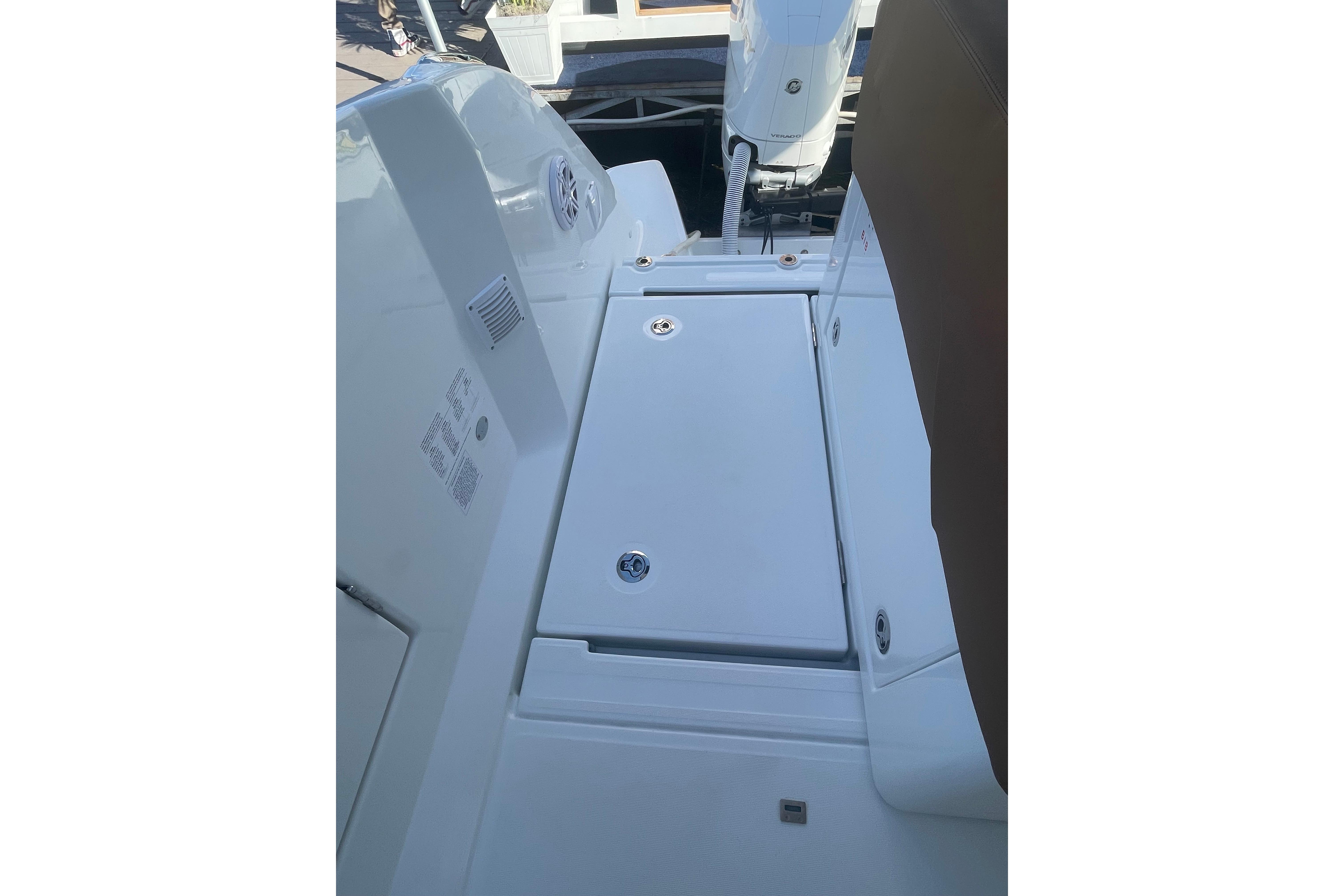 2026 Jeanneau TH38 Boat