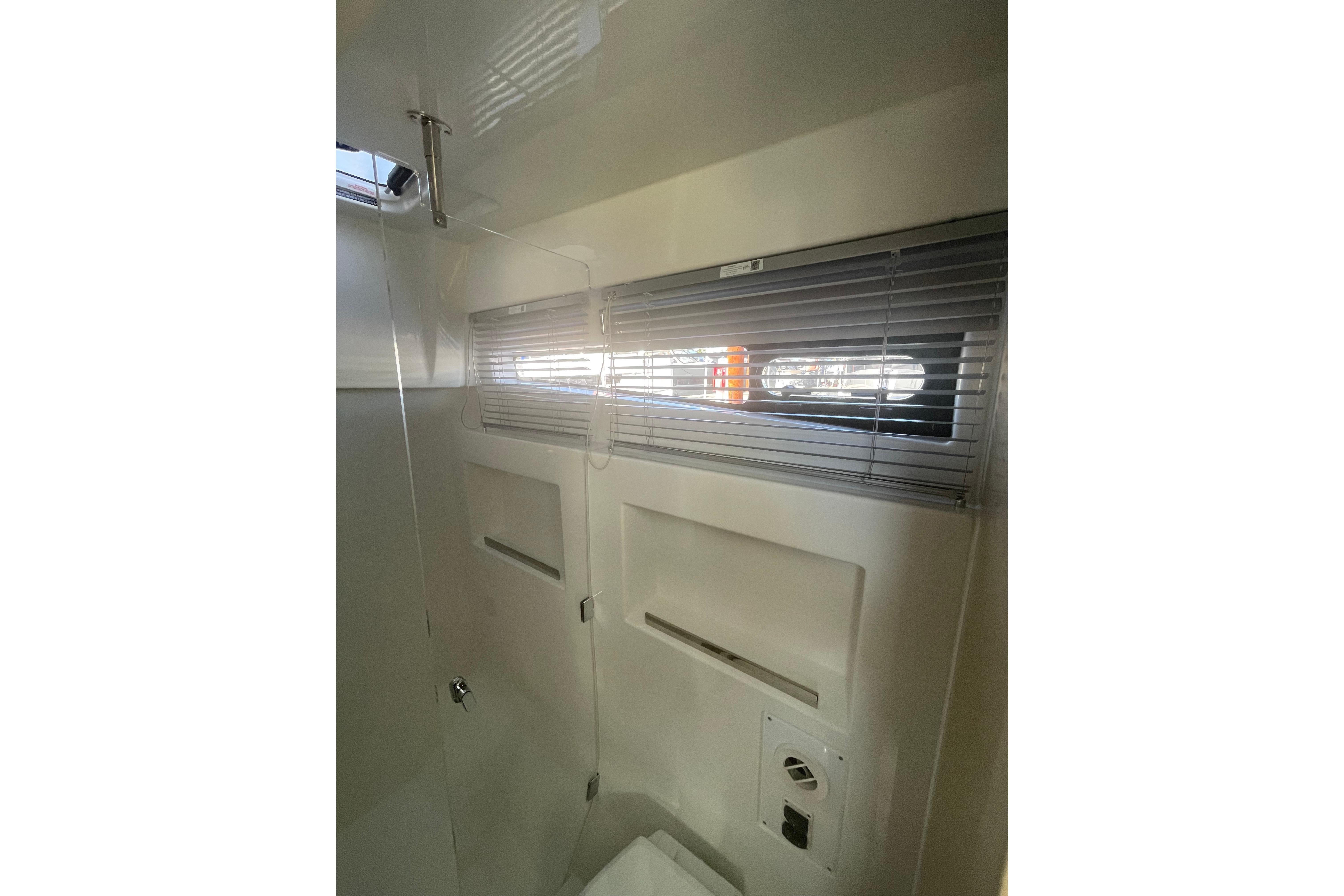 2026 Jeanneau TH38 Boat
