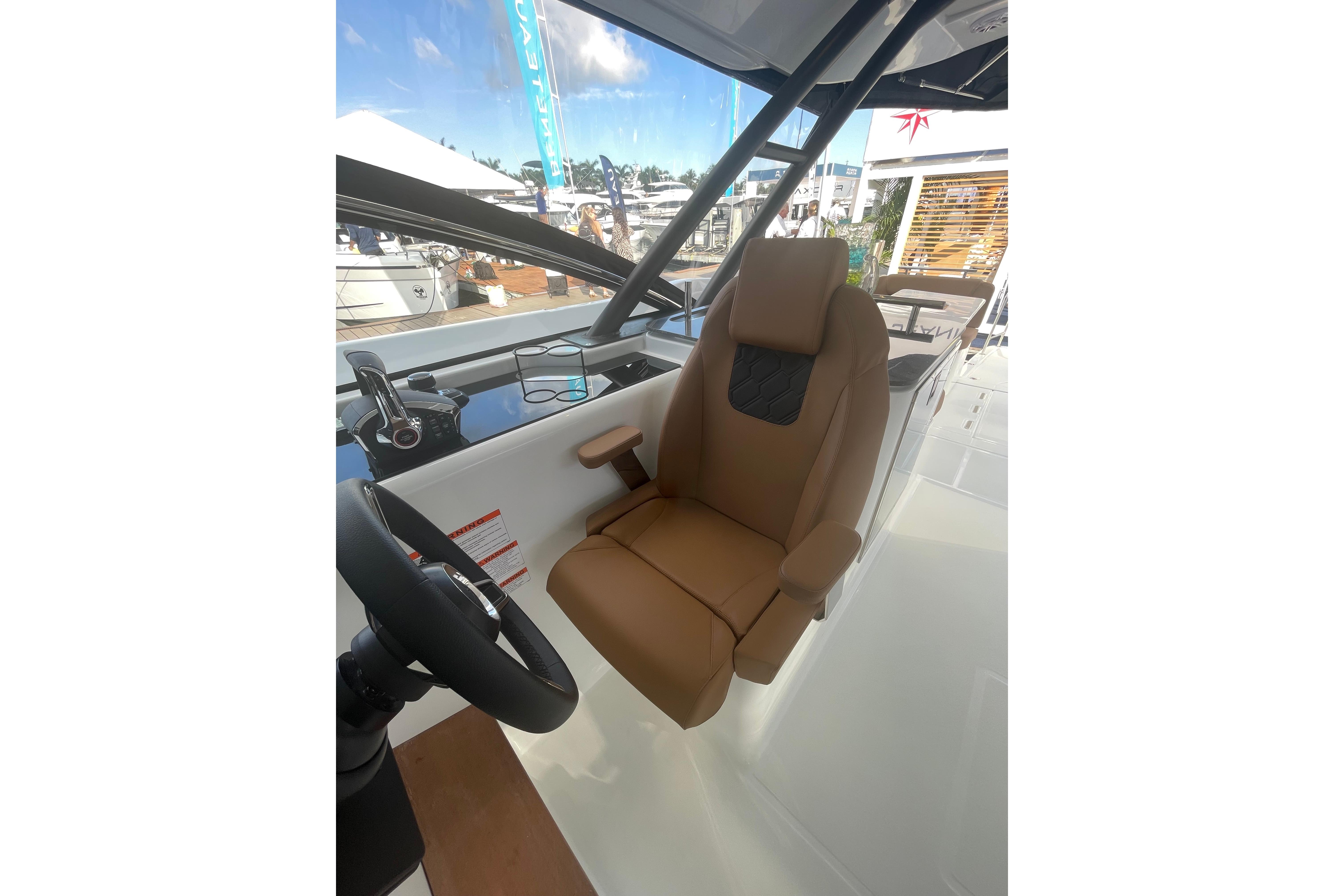 2026 Jeanneau TH38 Boat