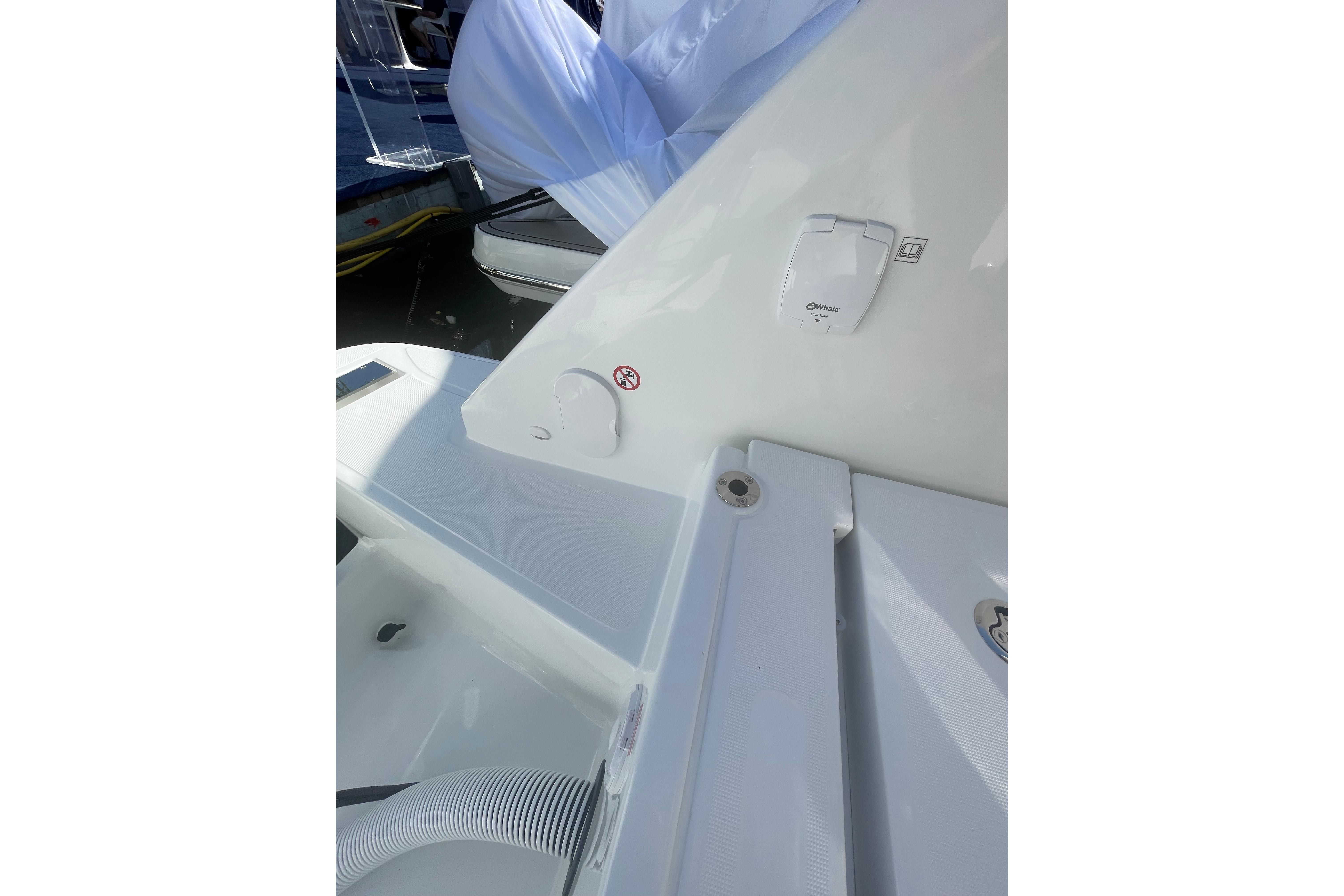 2026 Jeanneau TH38 Boat
