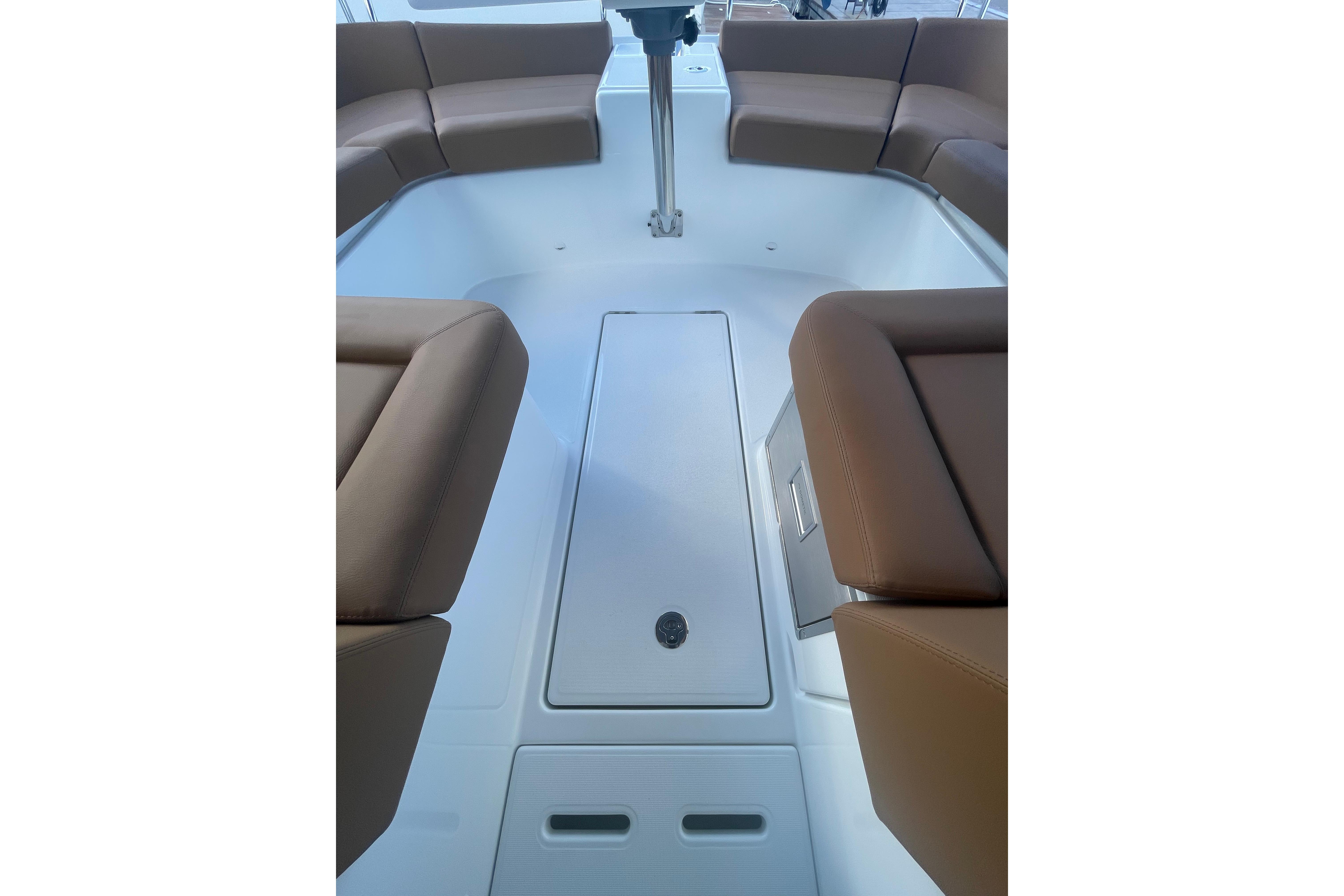 2026 Jeanneau TH38 Boat