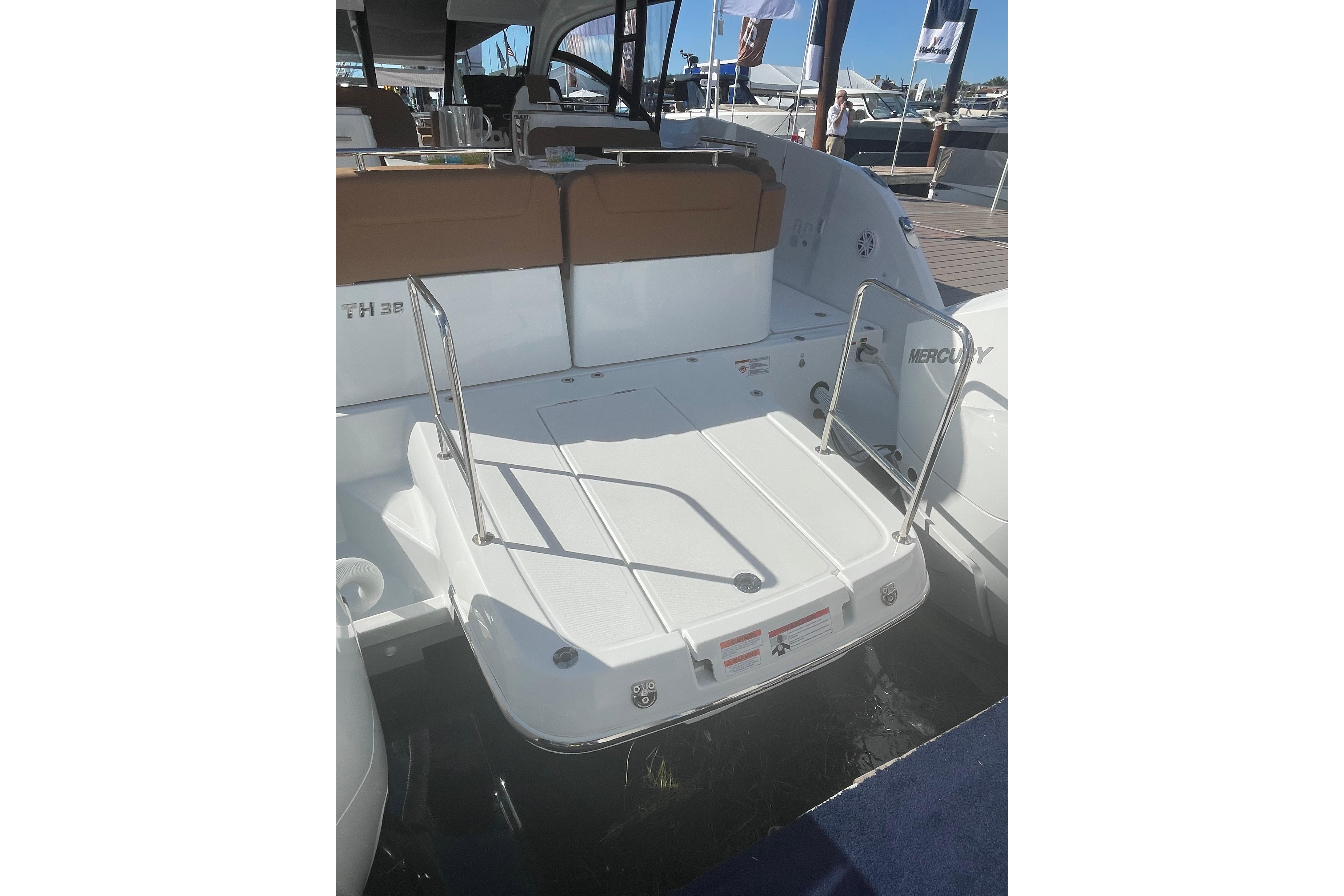2026 Jeanneau TH38 Boat