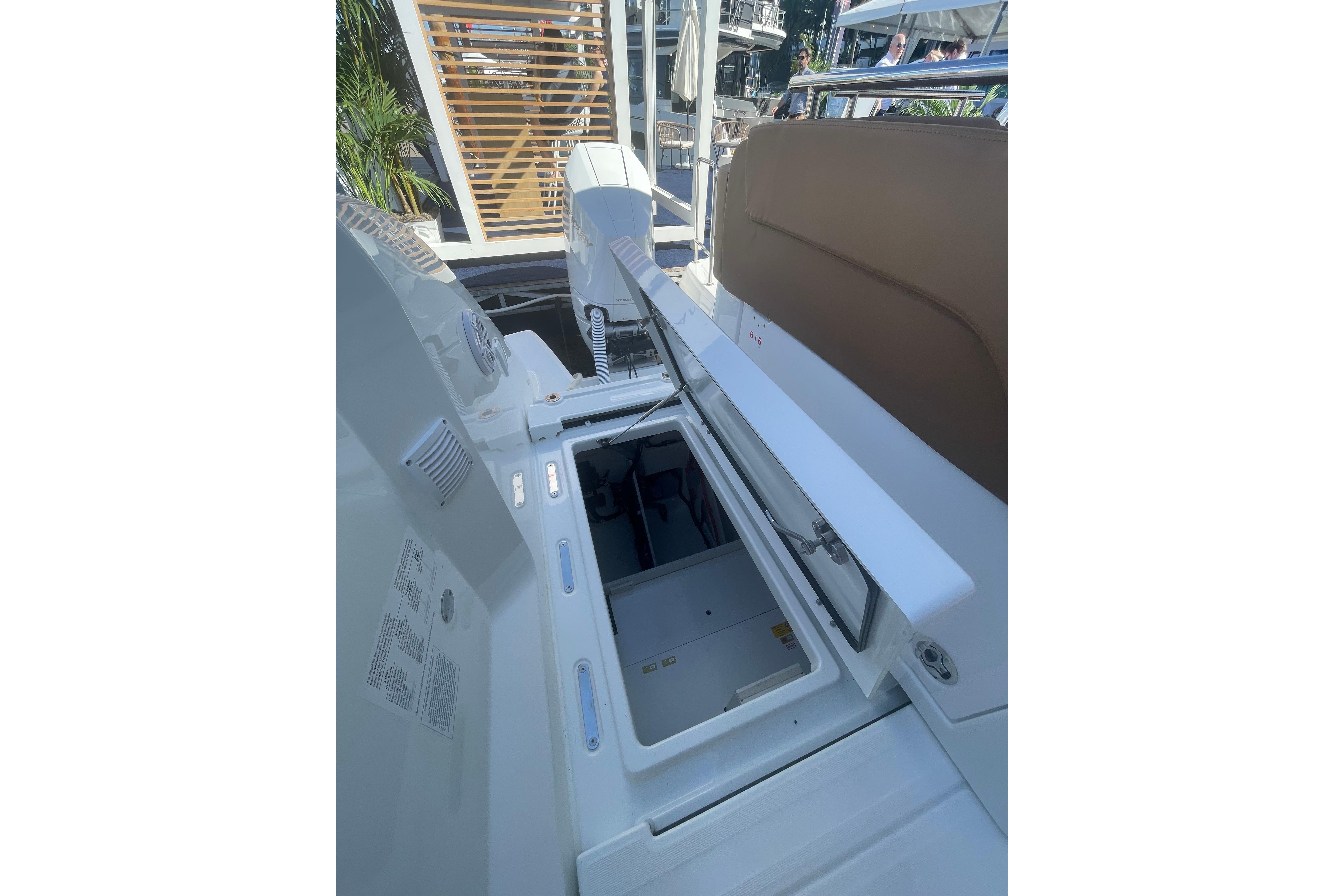 2026 Jeanneau TH38 Boat