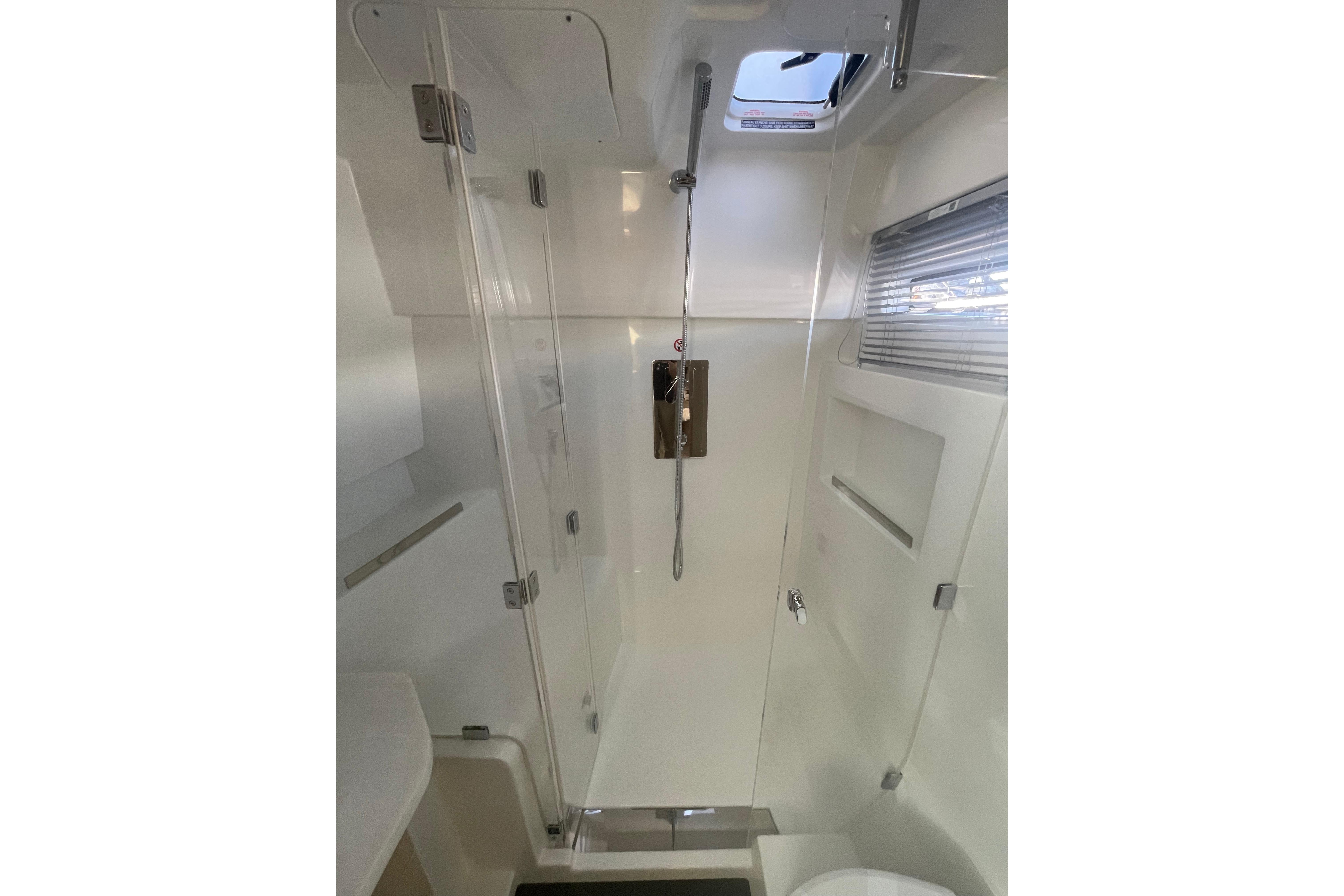 2026 Jeanneau TH38 Boat