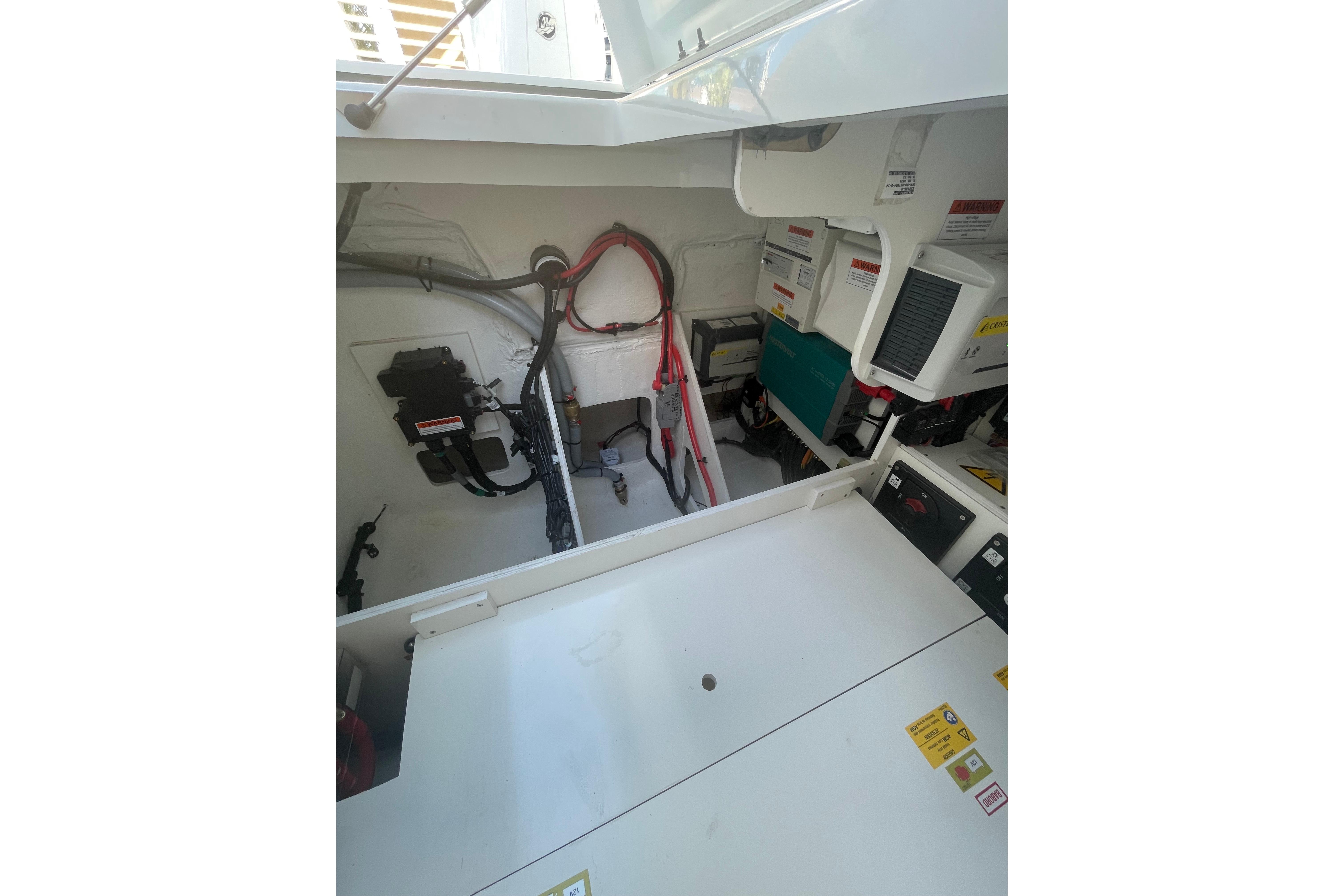 2026 Jeanneau TH38 Boat