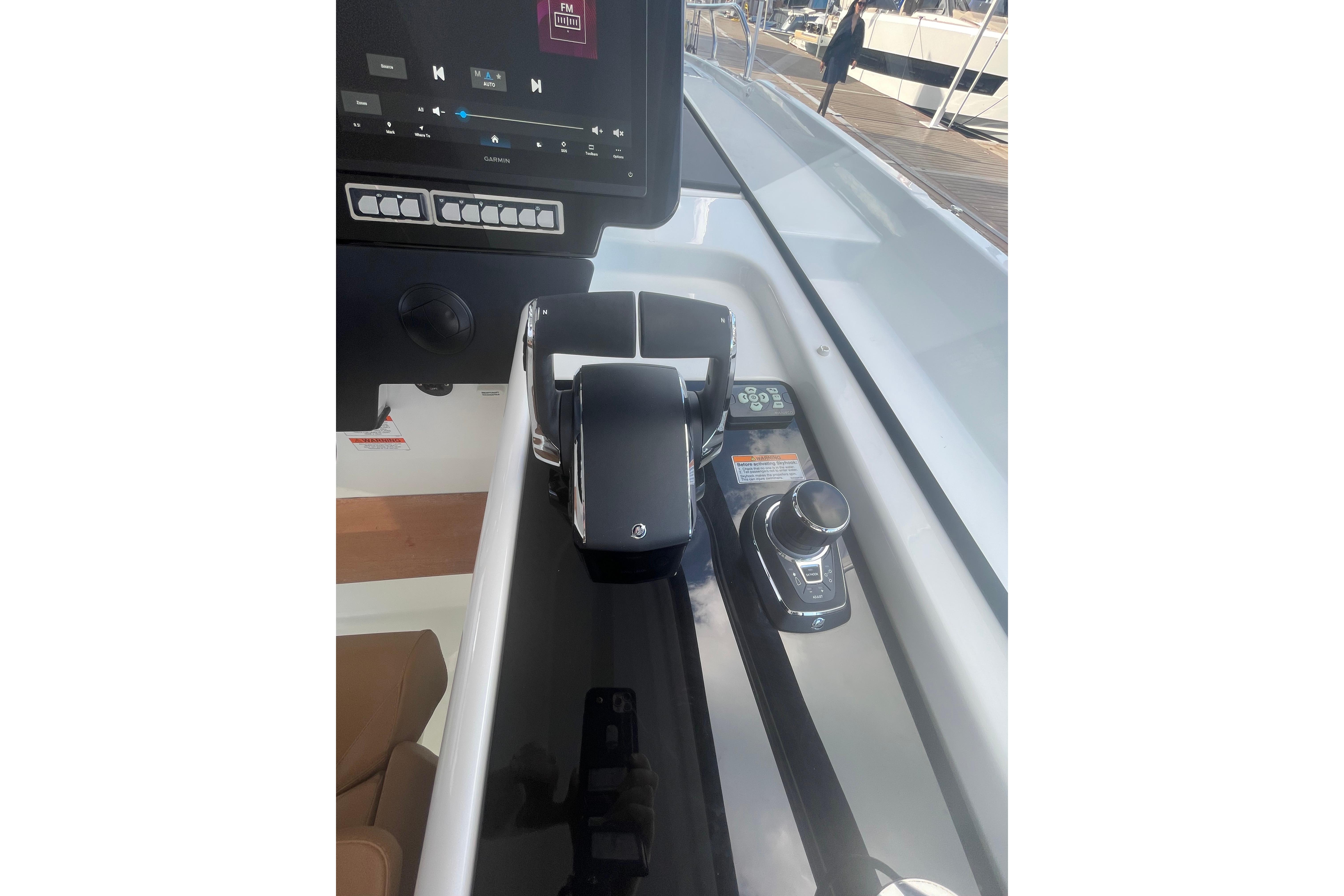 2026 Jeanneau TH38 Boat