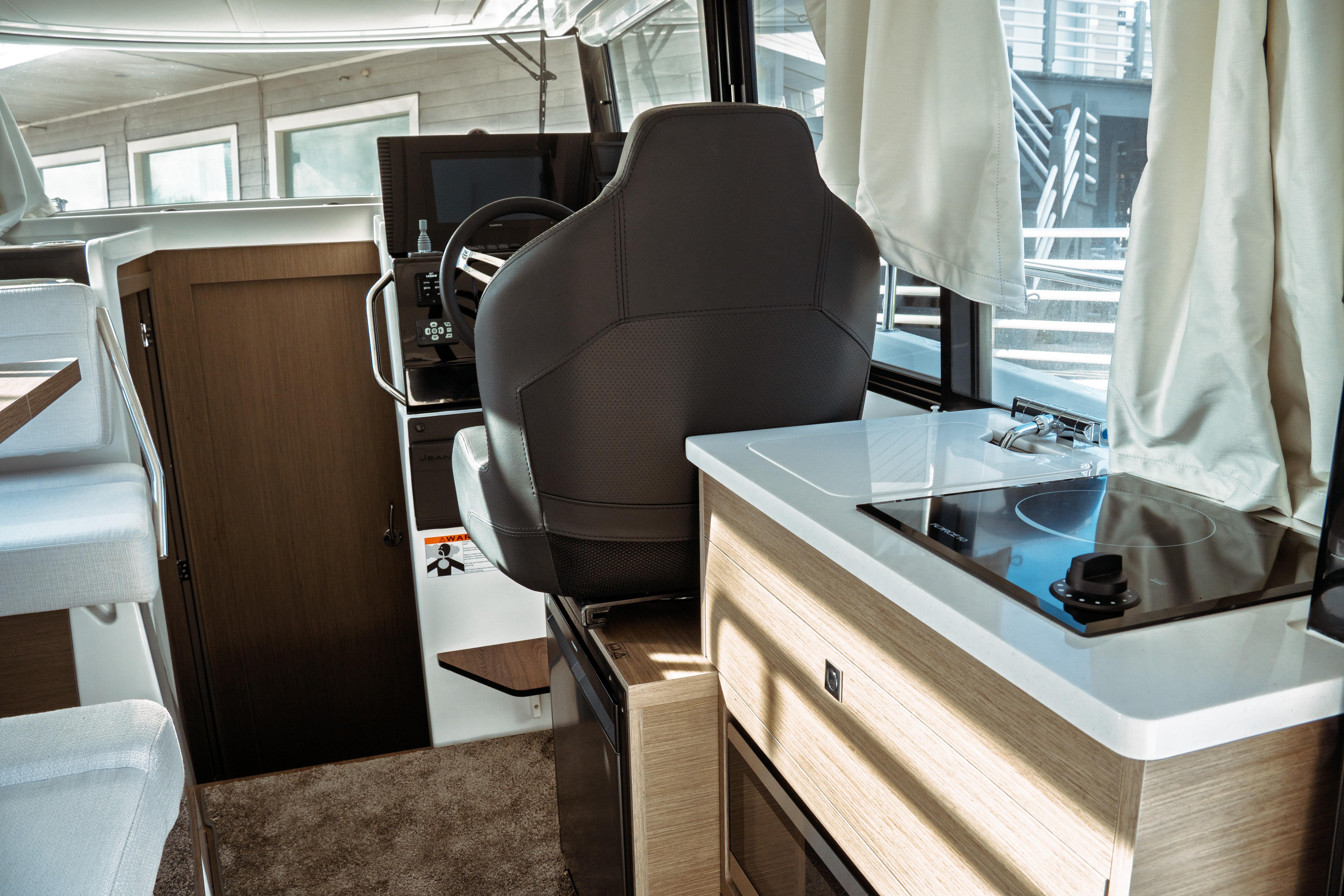 2027 Jeanneau Nc 895 Sport Series 2 Sports Cruiser