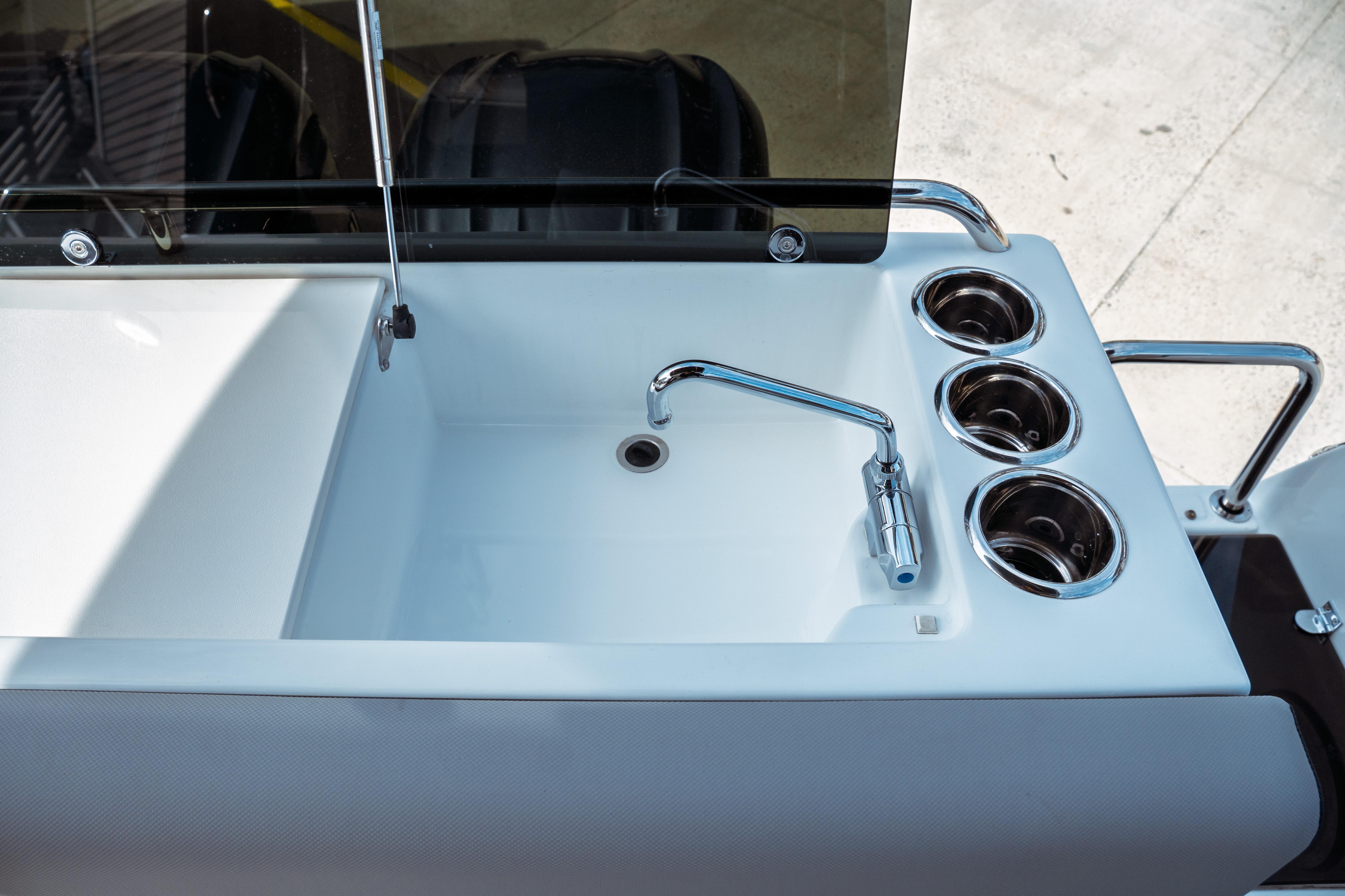 2027 Jeanneau Nc 895 Sport Series 2 Sports Cruiser