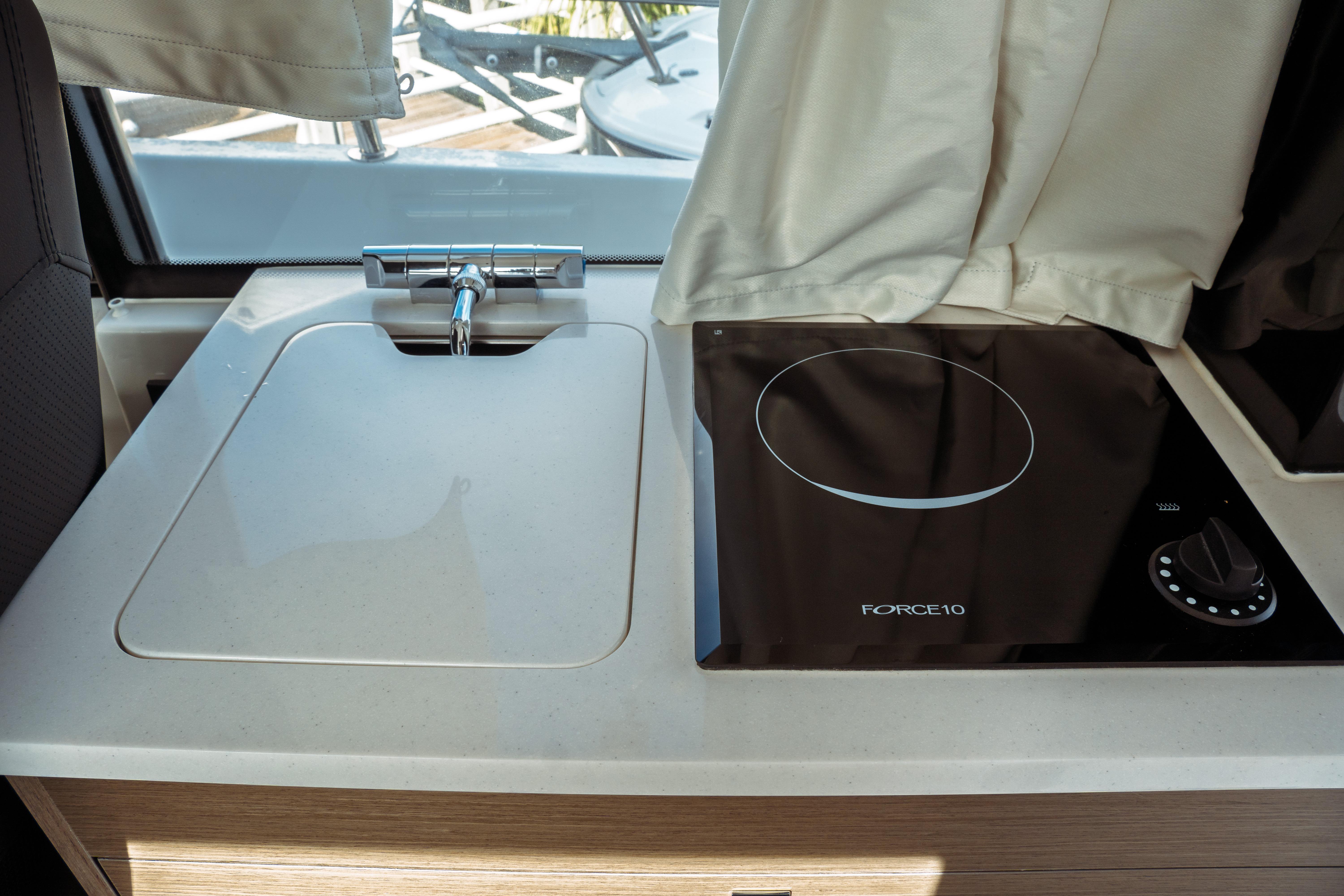 2027 Jeanneau Nc 895 Sport Series 2 Sports Cruiser