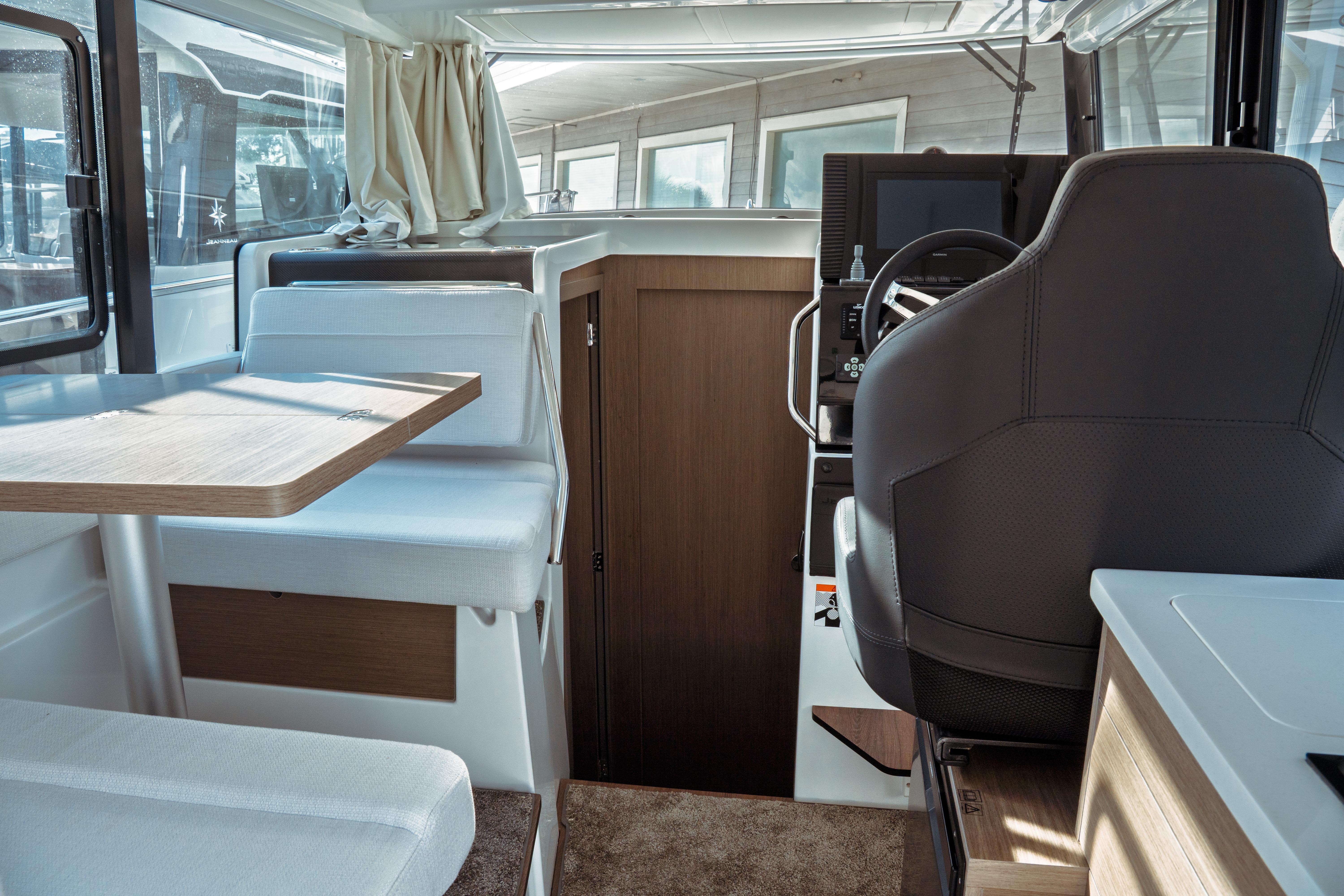 2027 Jeanneau Nc 895 Sport Series 2 Sports Cruiser