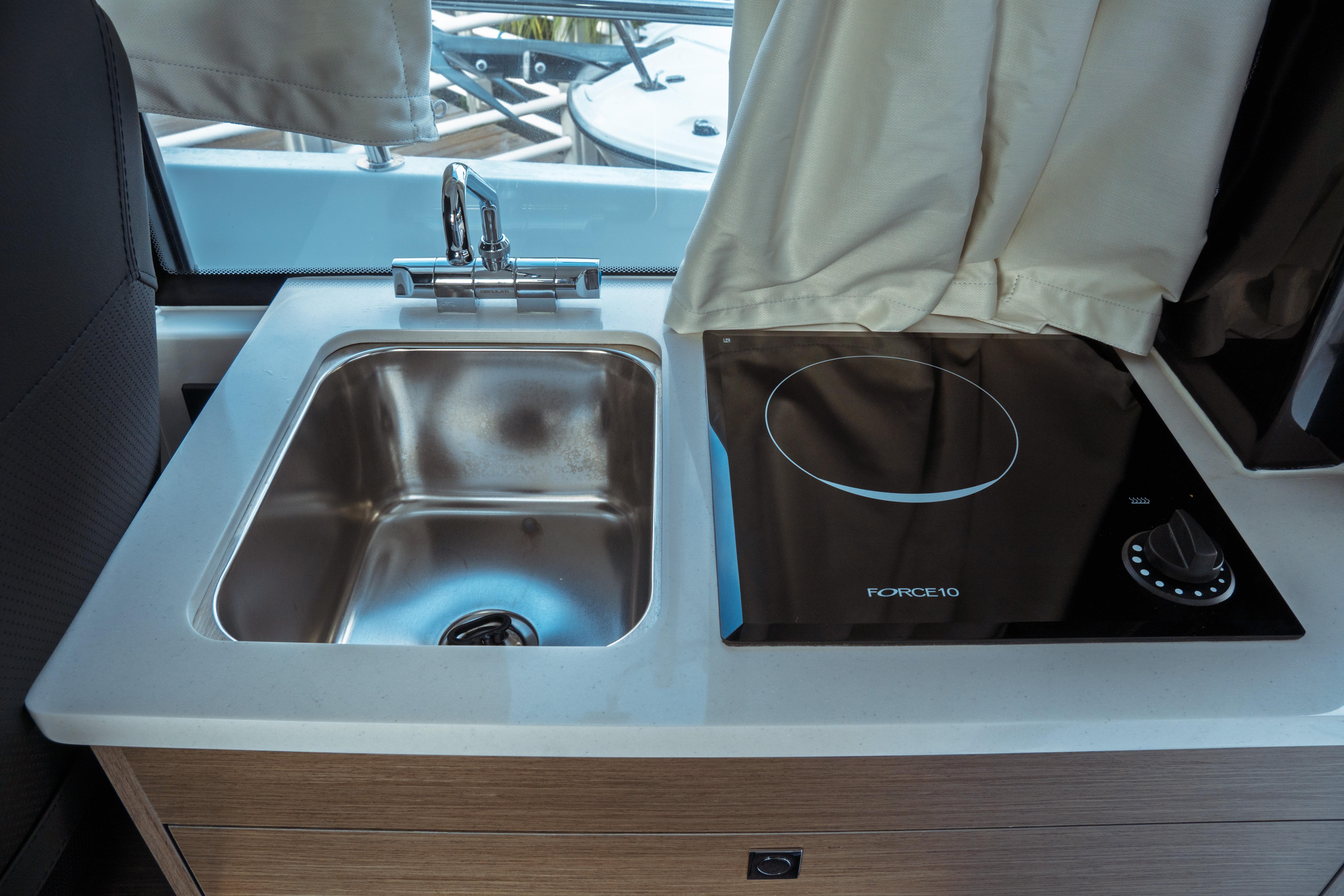 2027 Jeanneau Nc 895 Sport Series 2 Sports Cruiser