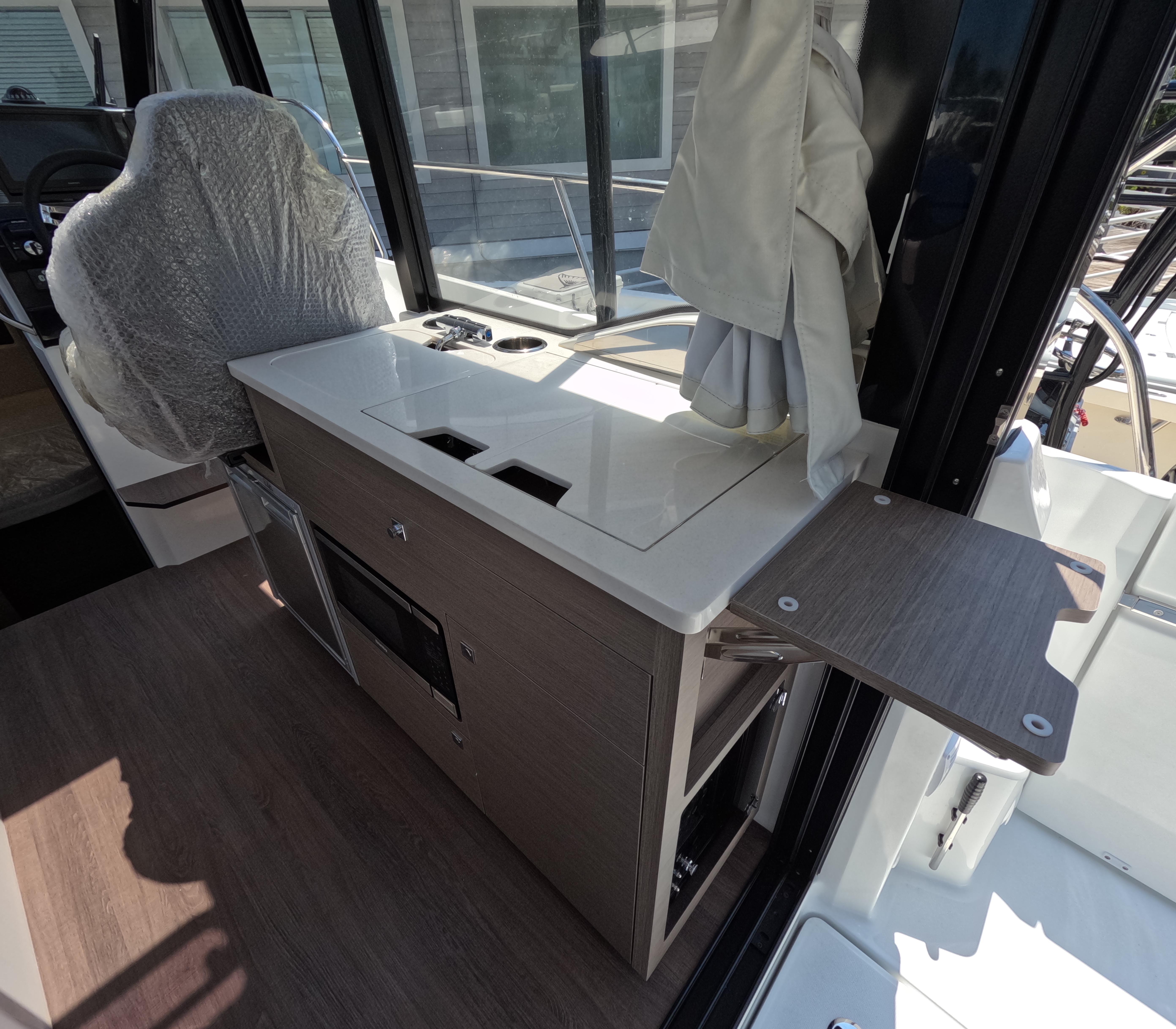 2025 Jeanneau Nc Weekender 895 Series 2 Cruisers