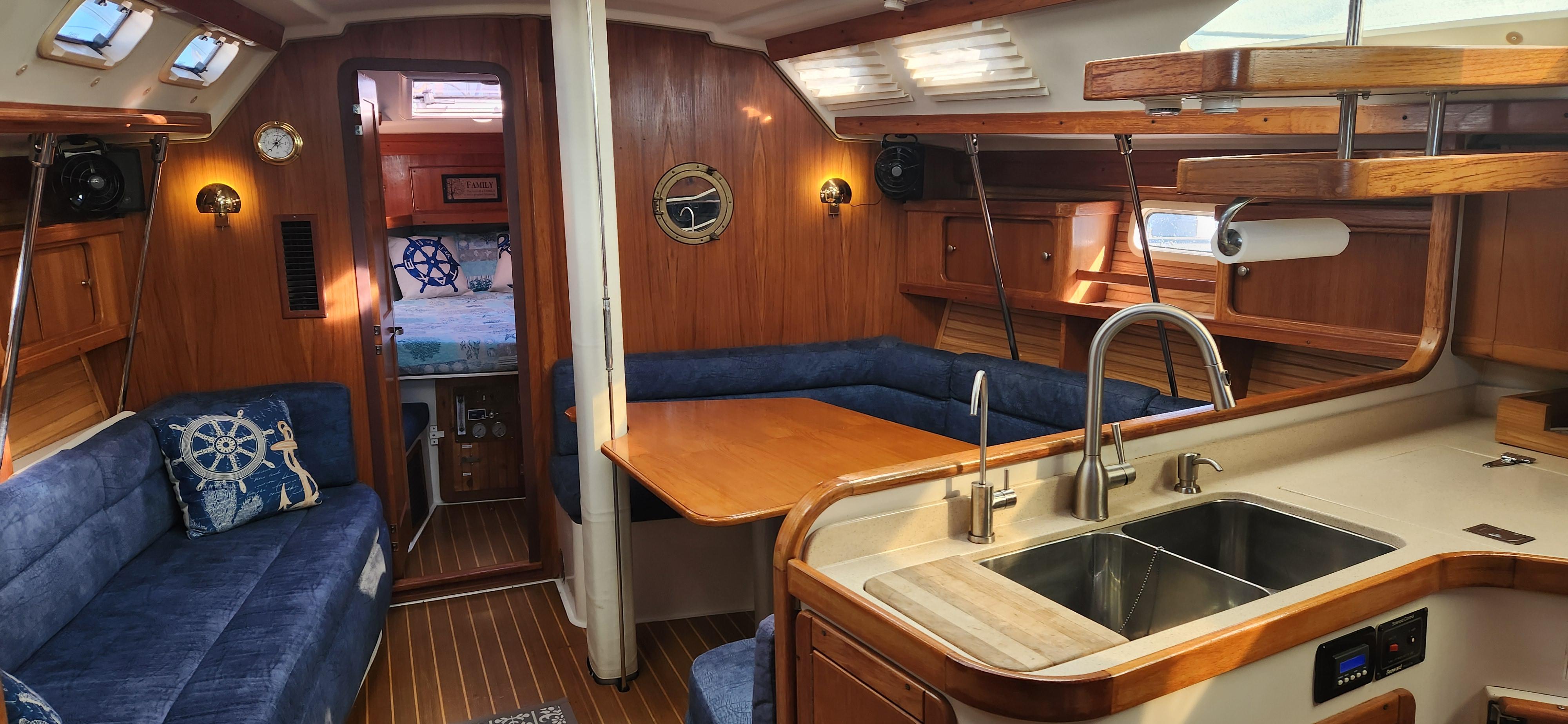 1998 Catalina 400 Cruisers