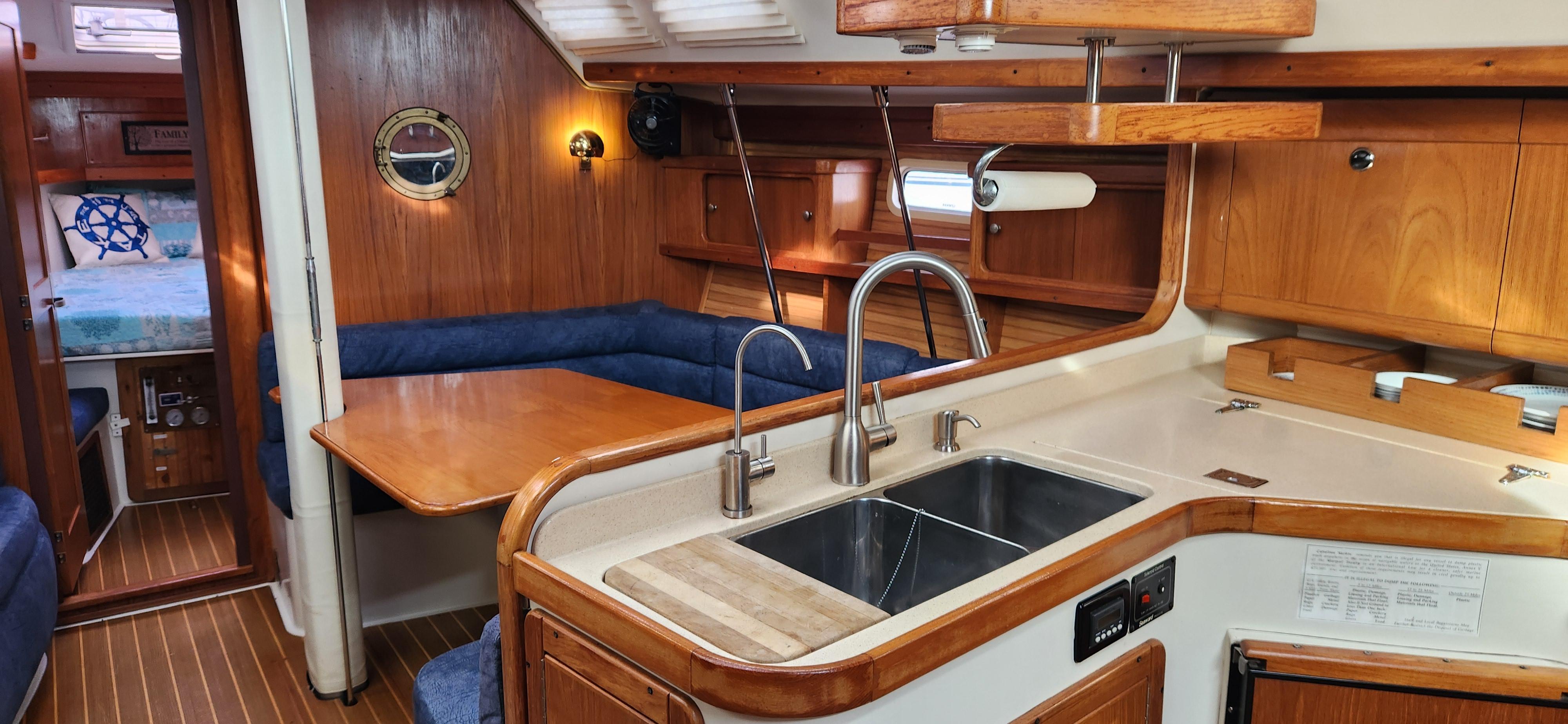 1998 Catalina 400 Cruisers