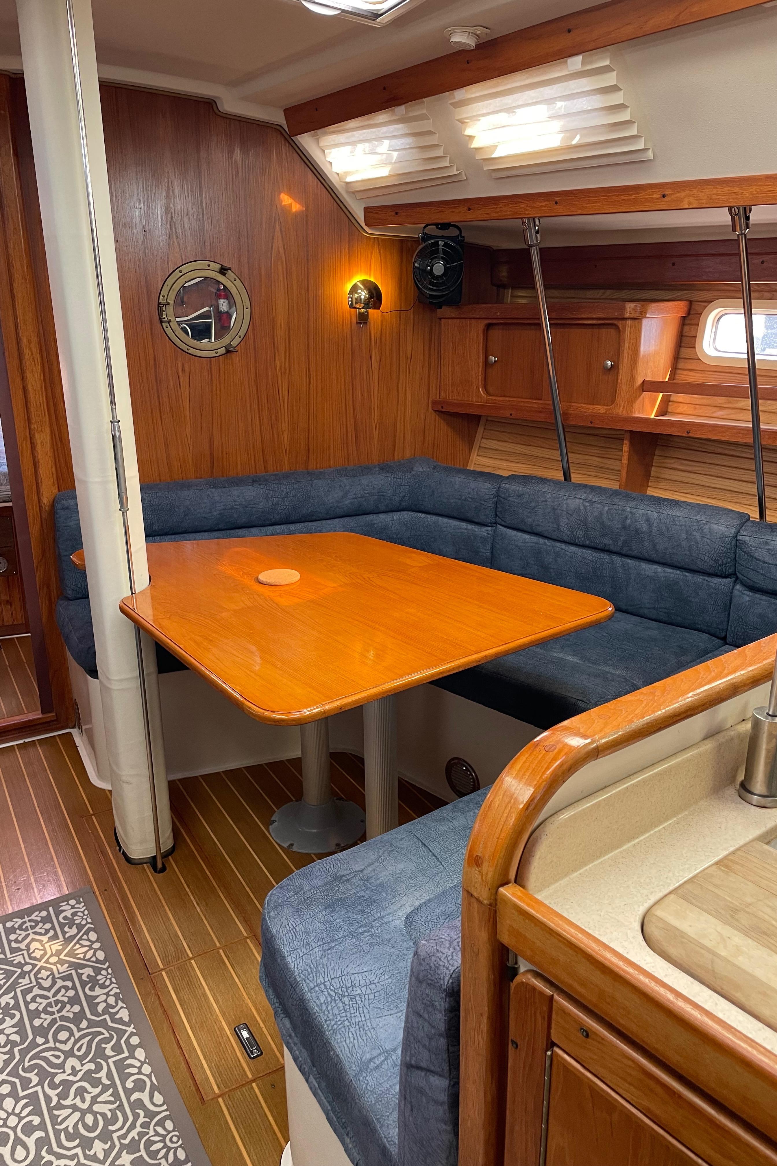 1998 Catalina 400 Cruisers