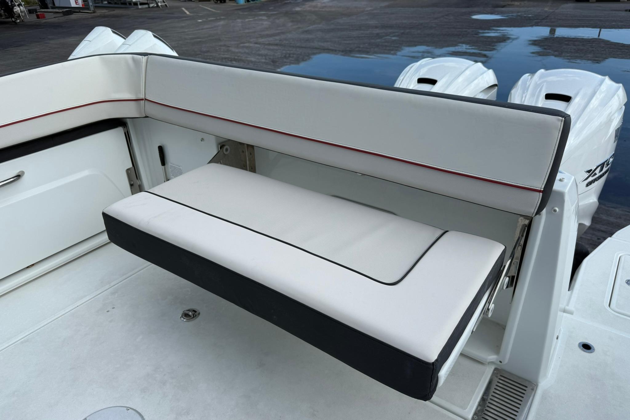 2024 Jeanneau Leader 10.5 CC Boat
