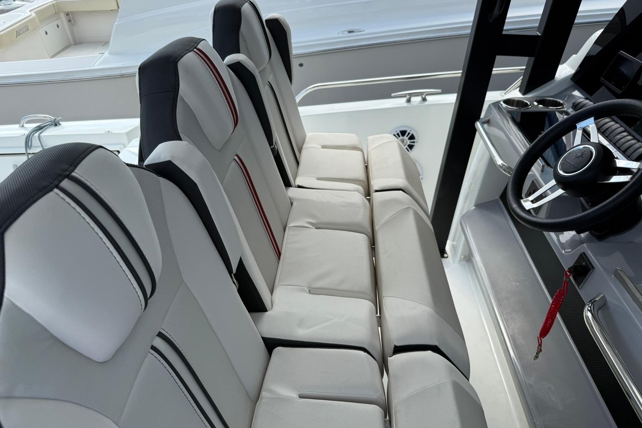 2024 Jeanneau Leader 10.5 CC Boat