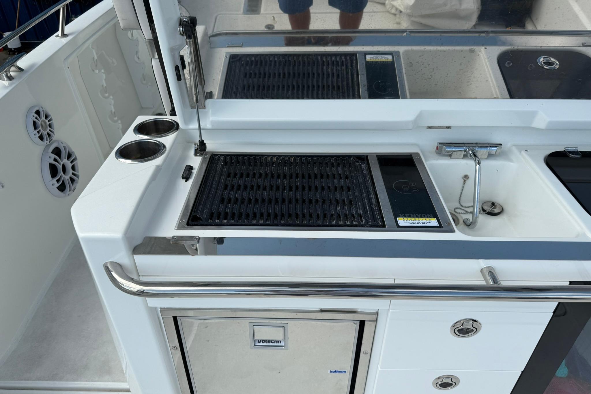 2024 Jeanneau Leader 10.5 CC Boat