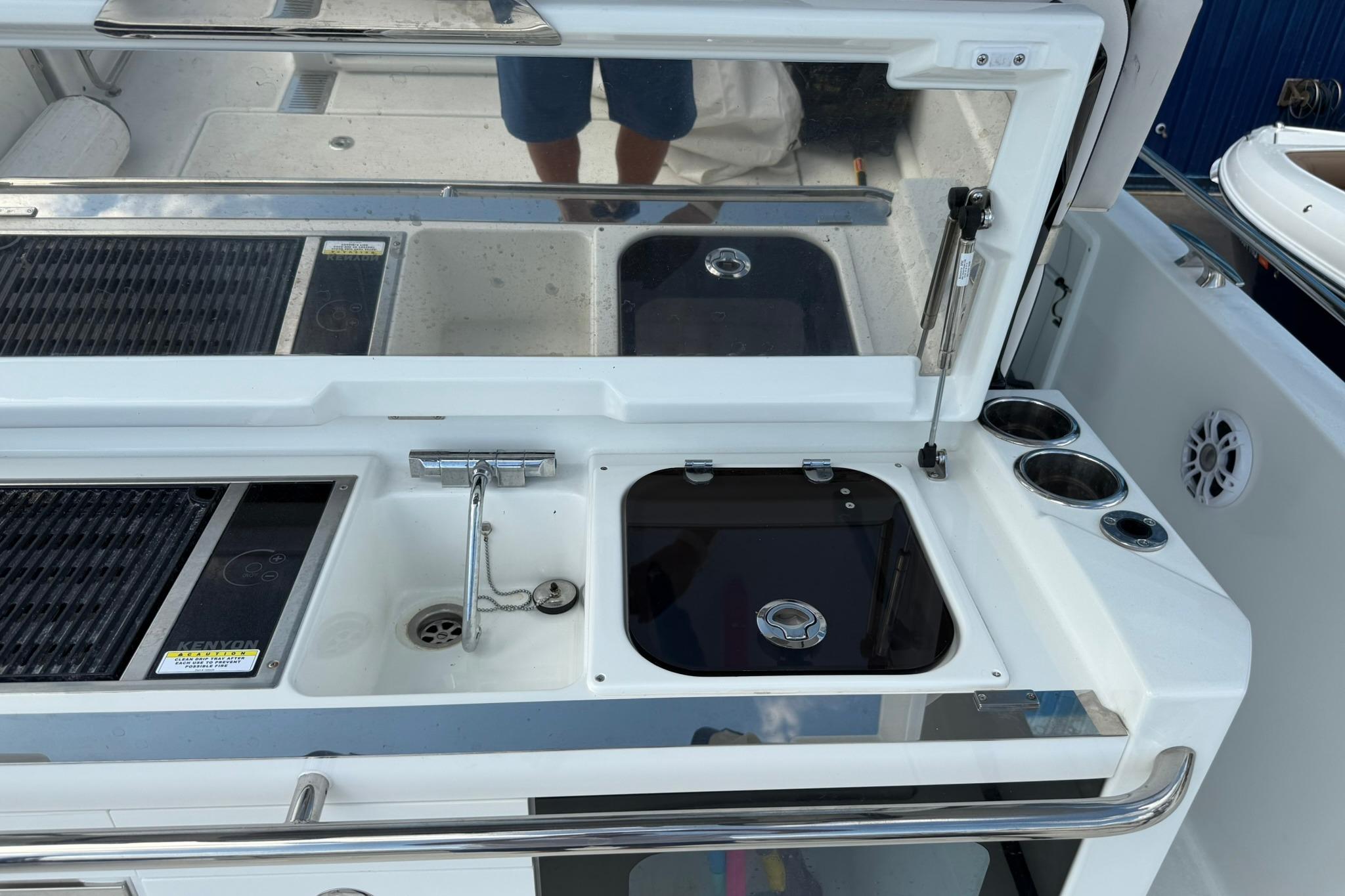 2024 Jeanneau Leader 10.5 CC Boat