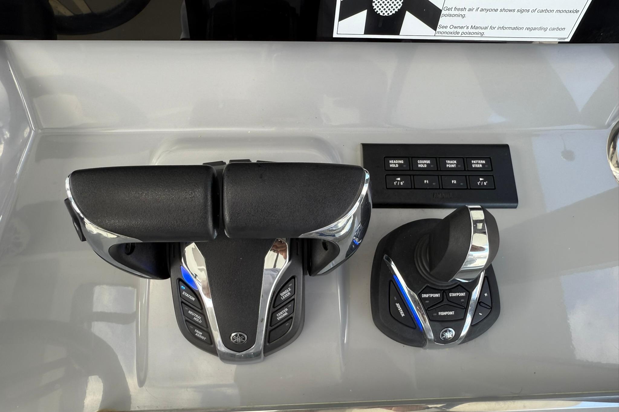 2024 Jeanneau Leader 10.5 CC Boat