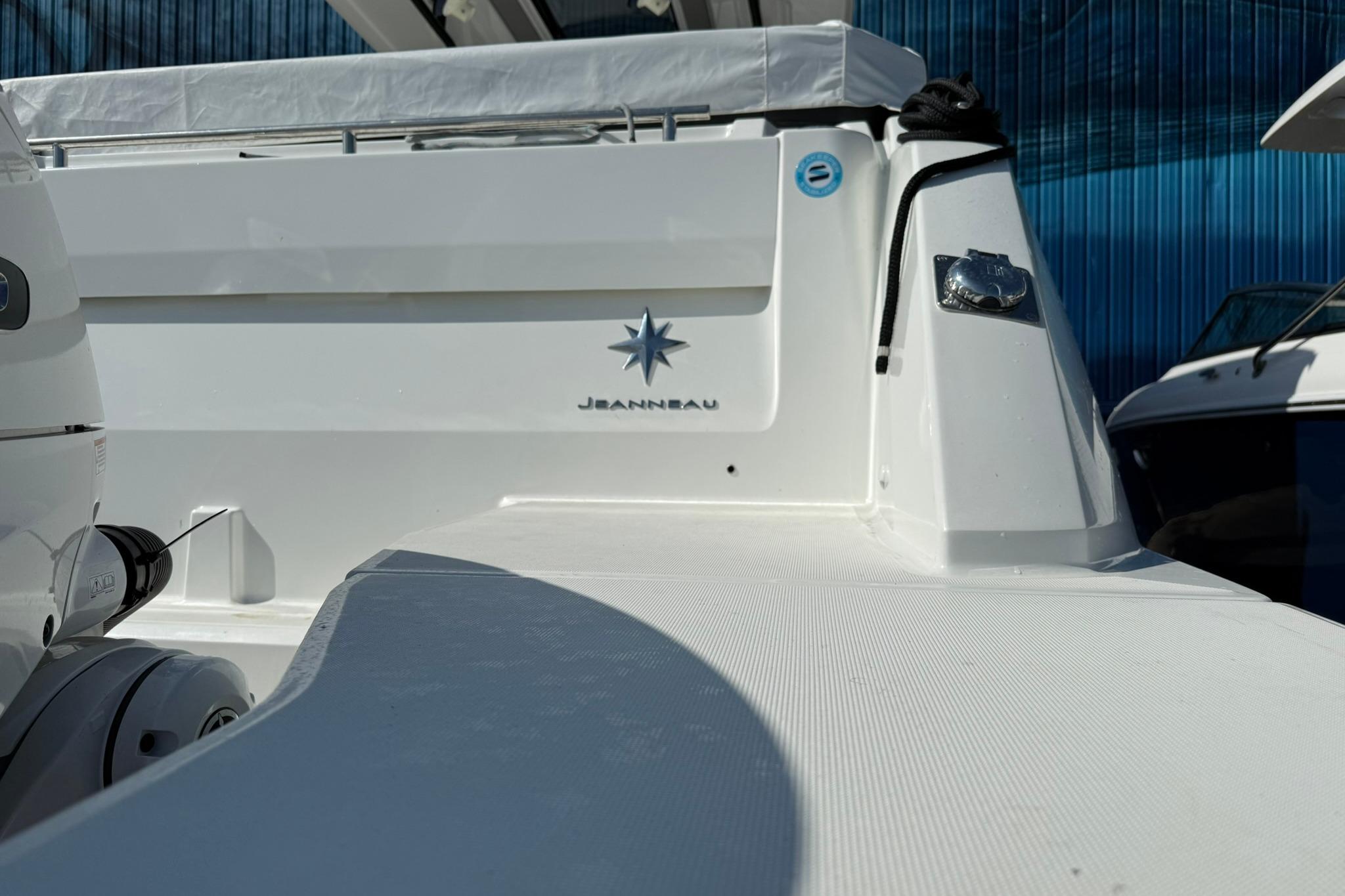 2024 Jeanneau Leader 10.5 CC Boat
