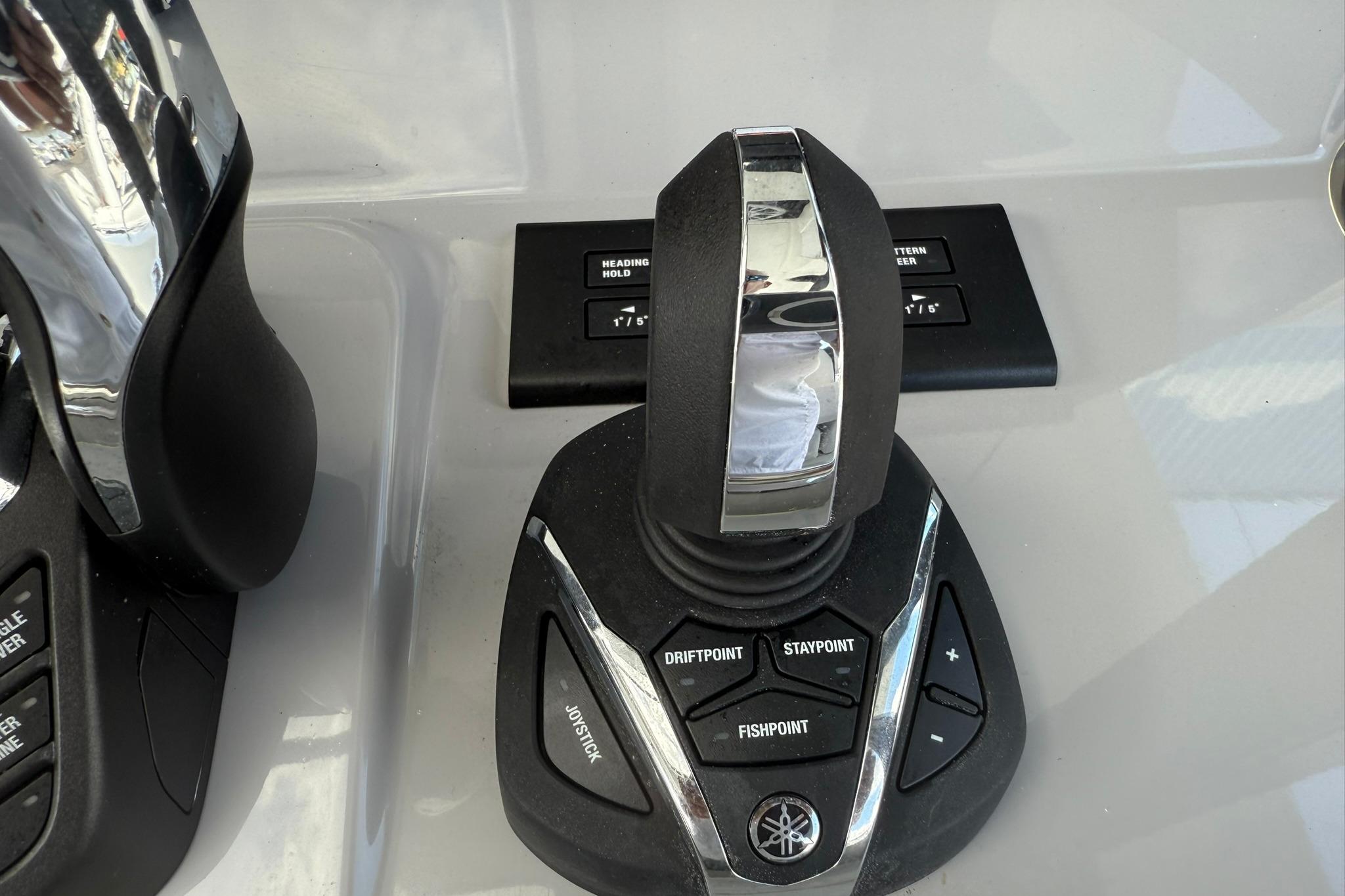 2024 Jeanneau Leader 10.5 CC Boat