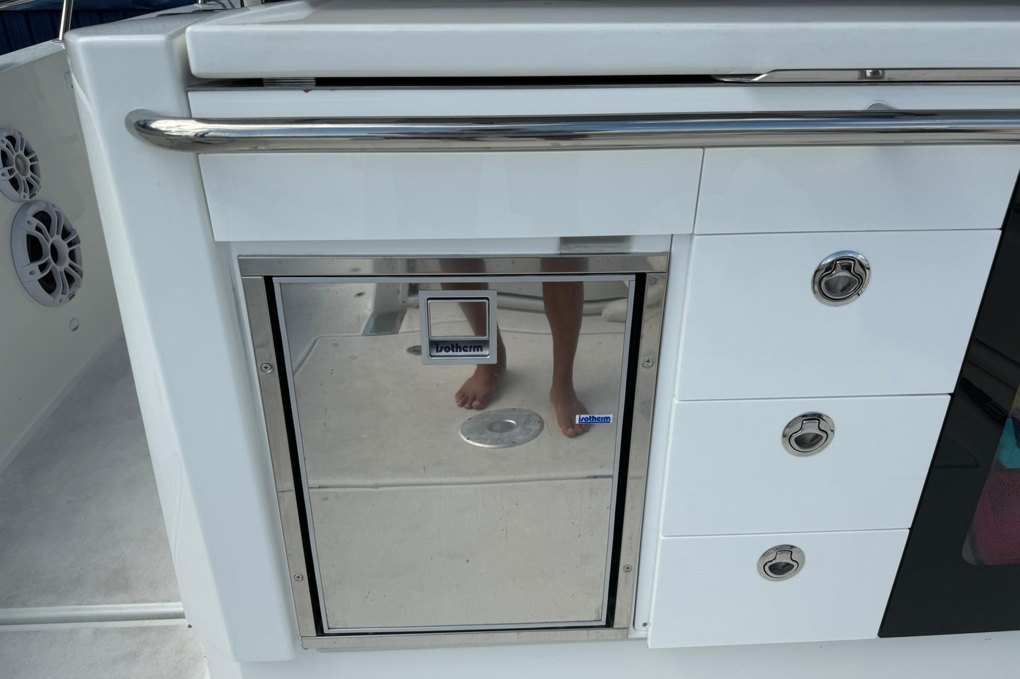2024 Jeanneau Leader 10.5 CC Boat